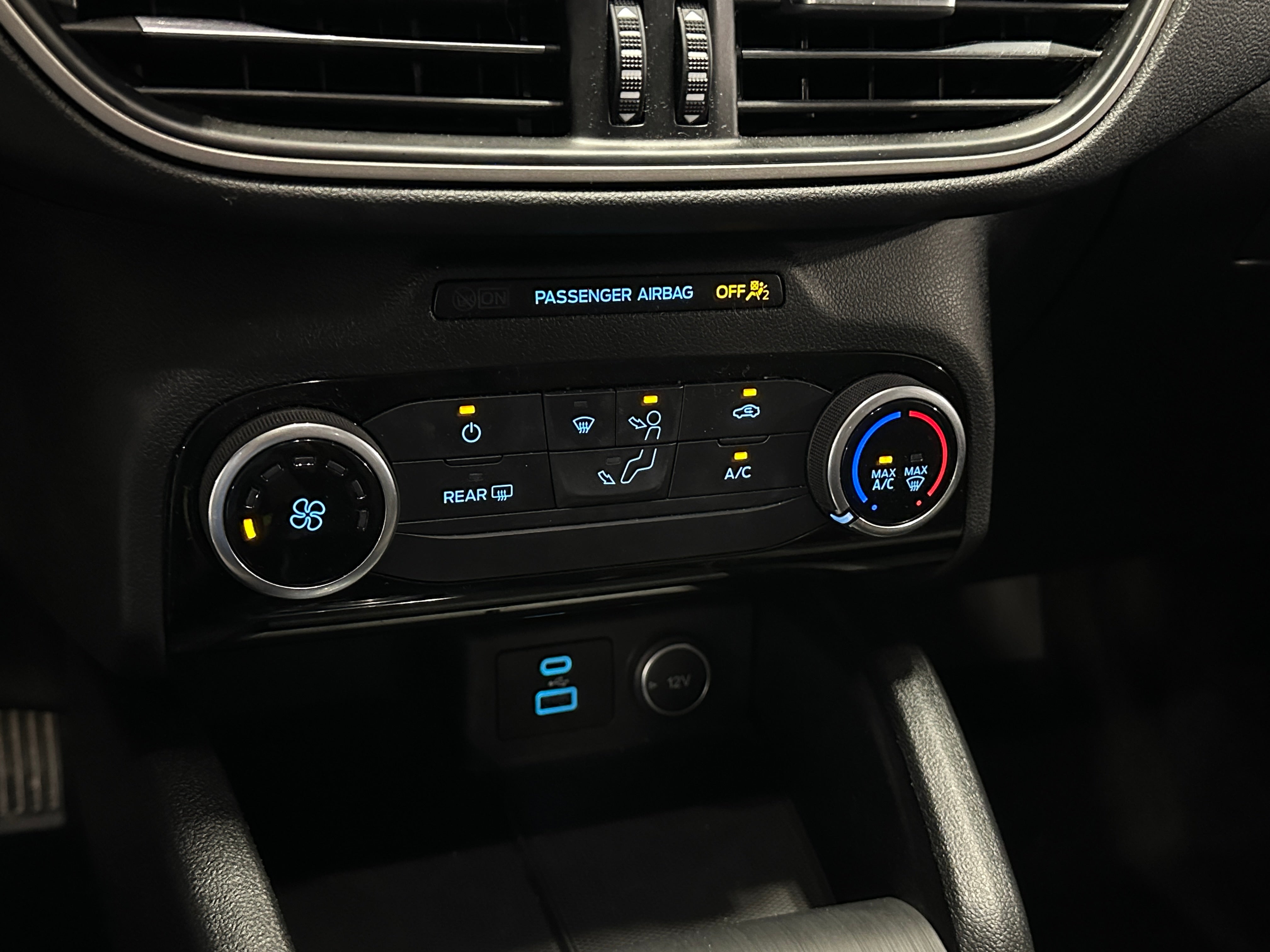Thumbnail: 2021 Ford Escape - 4