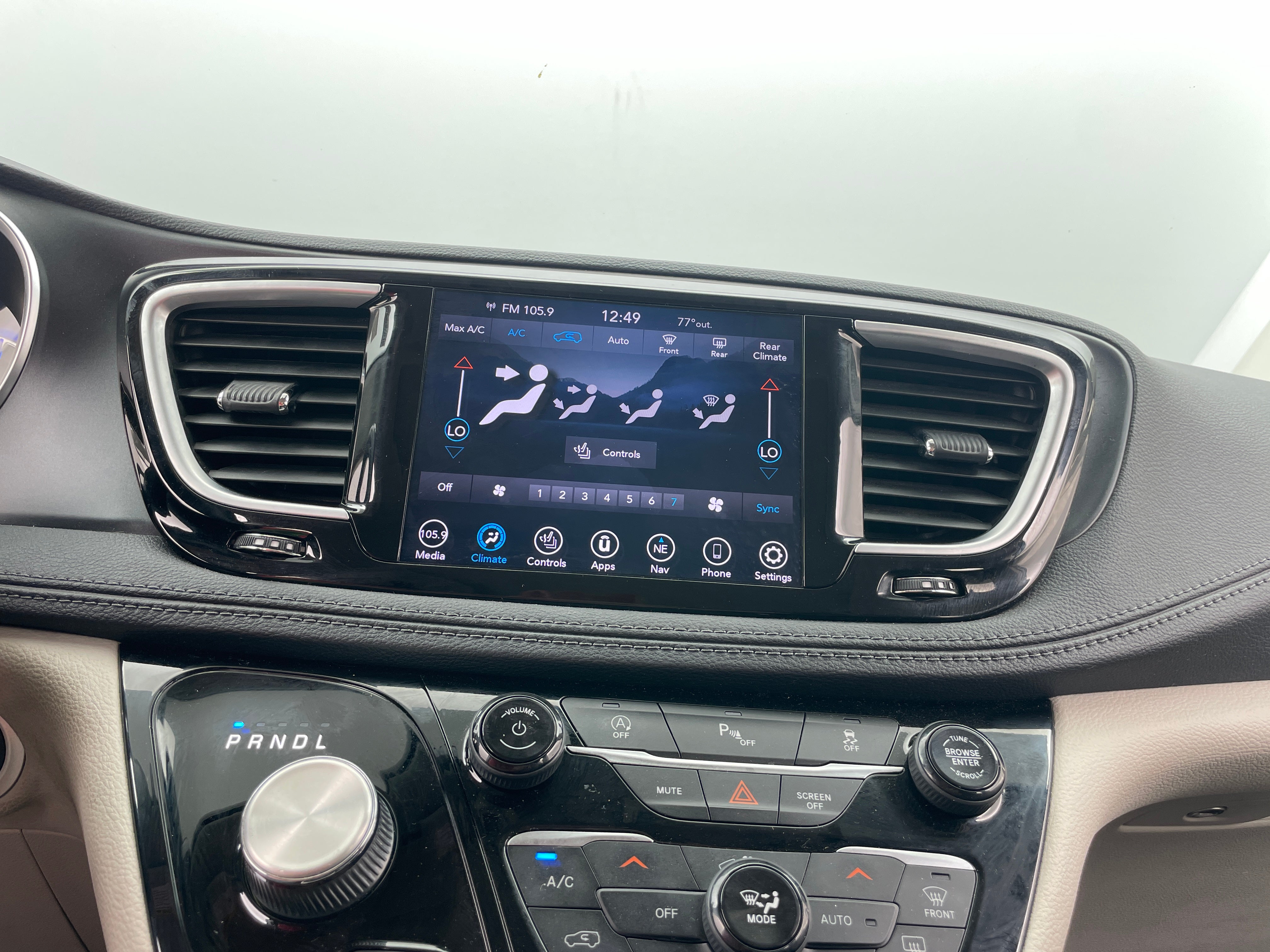 2020 Chrysler Pacifica Limited 3