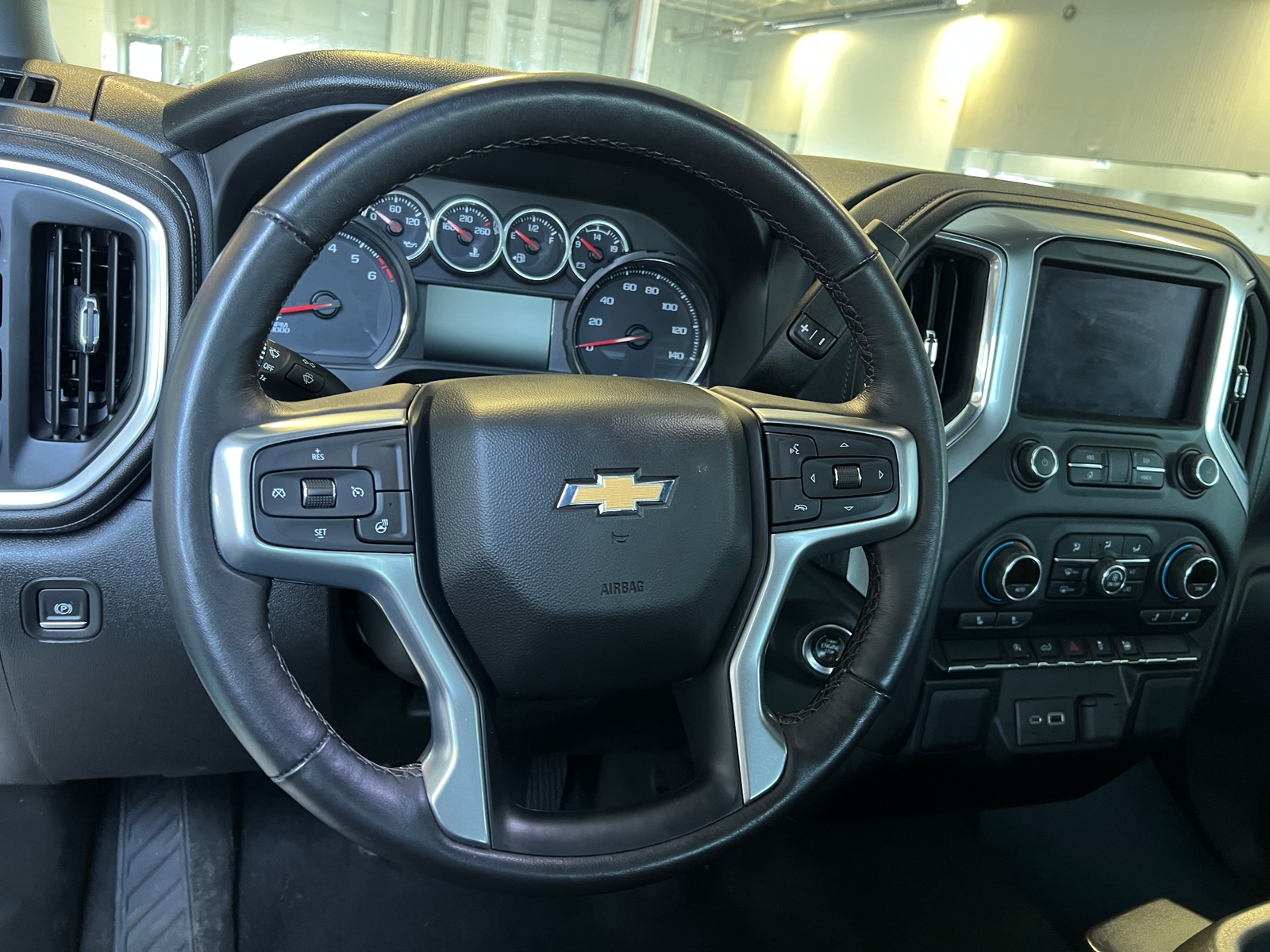 Thumbnail: 2022 Chevrolet Silverado 1500 - 5