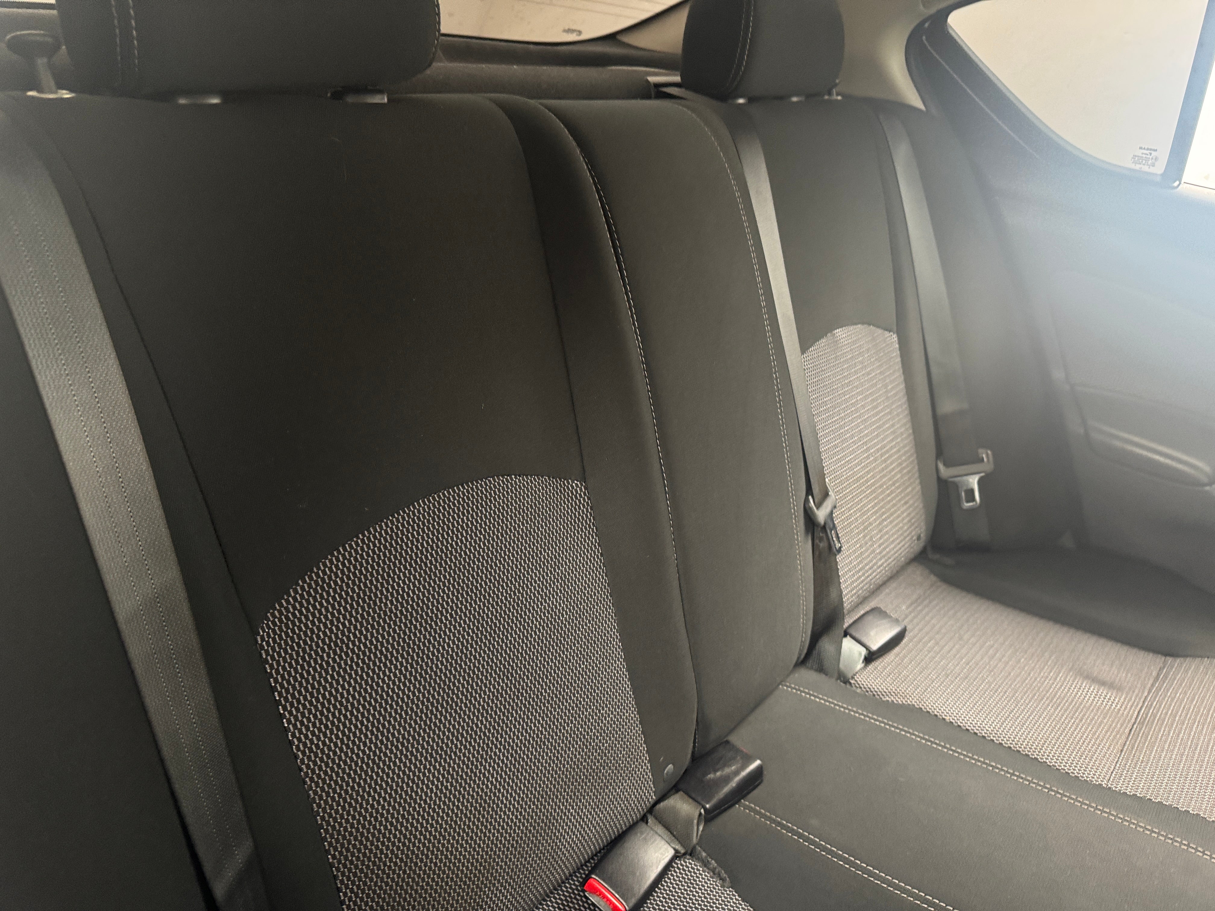 2019 Nissan Versa SV 6
