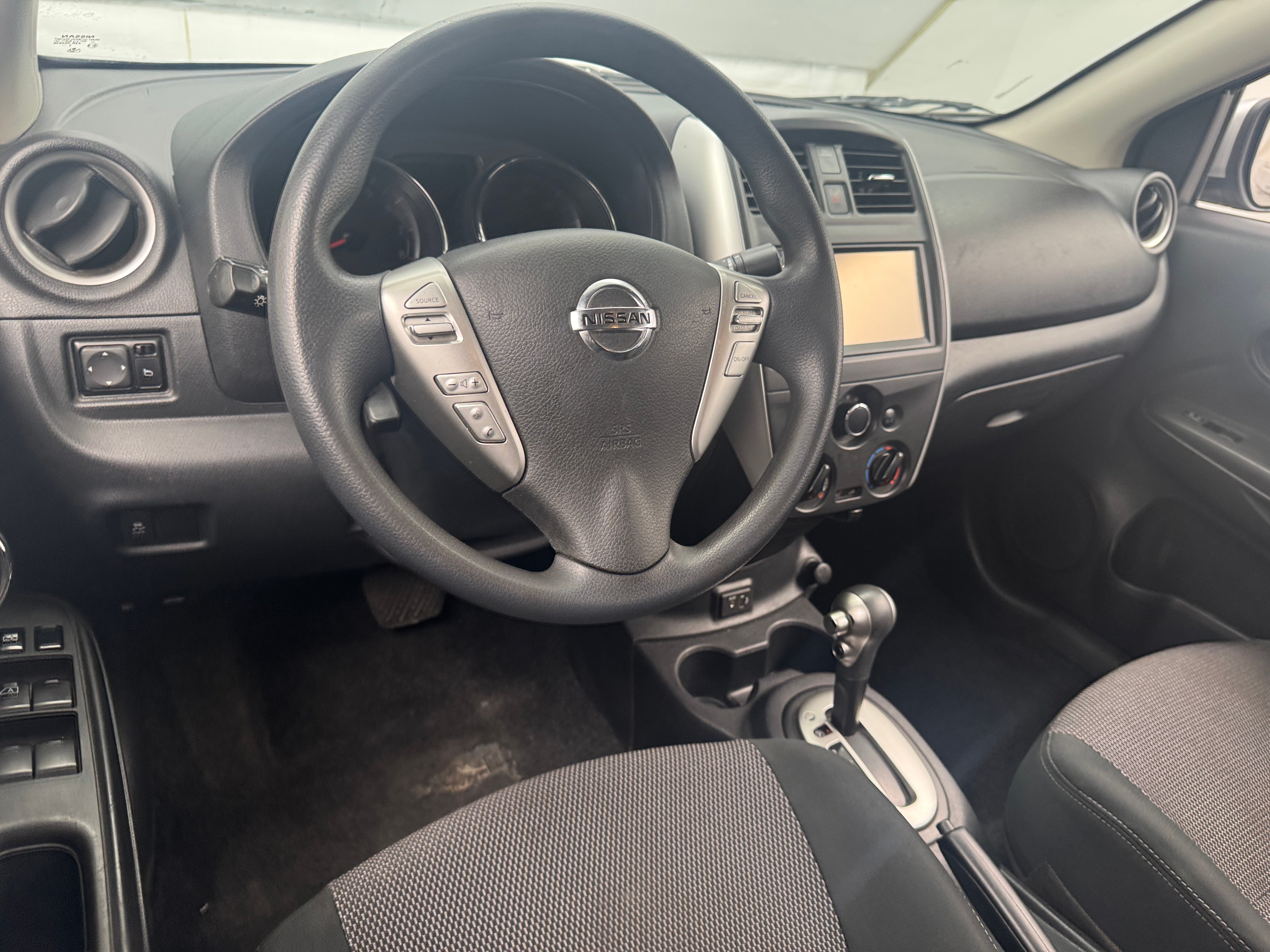 2019 Nissan Versa SV 5