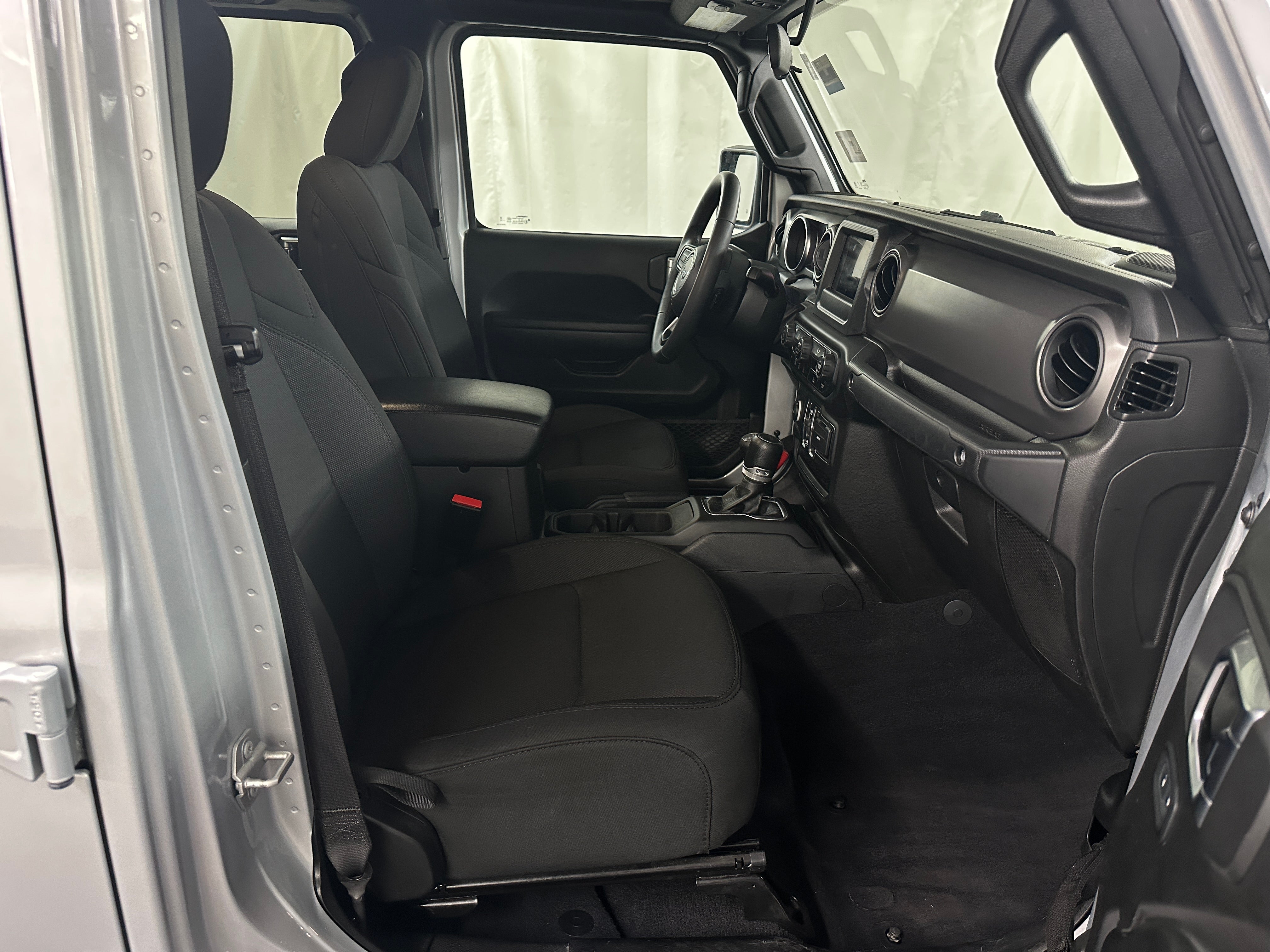 2023 Jeep Gladiator Sport S 2