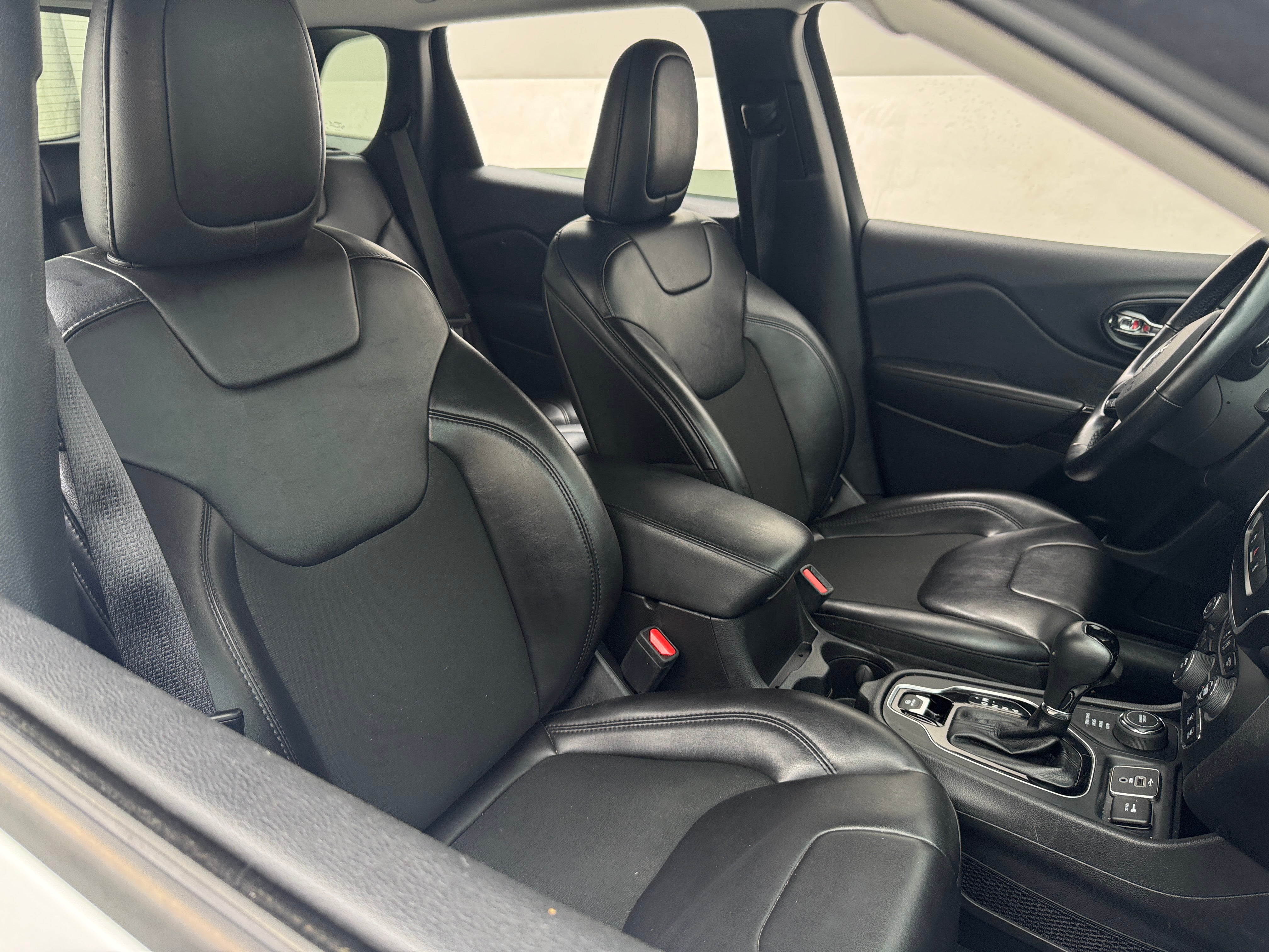 2021 Jeep Cherokee Altitude 2
