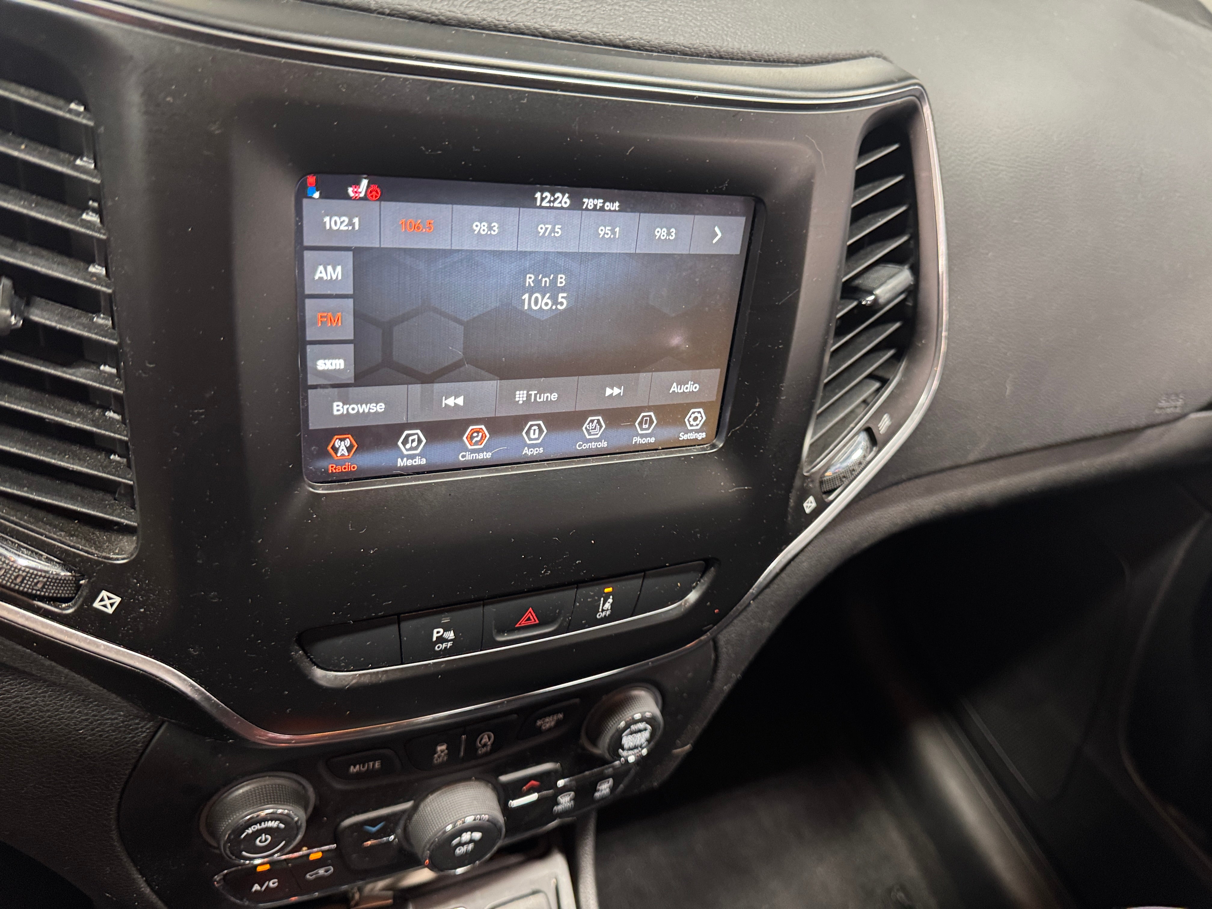 2021 Jeep Cherokee Altitude 4
