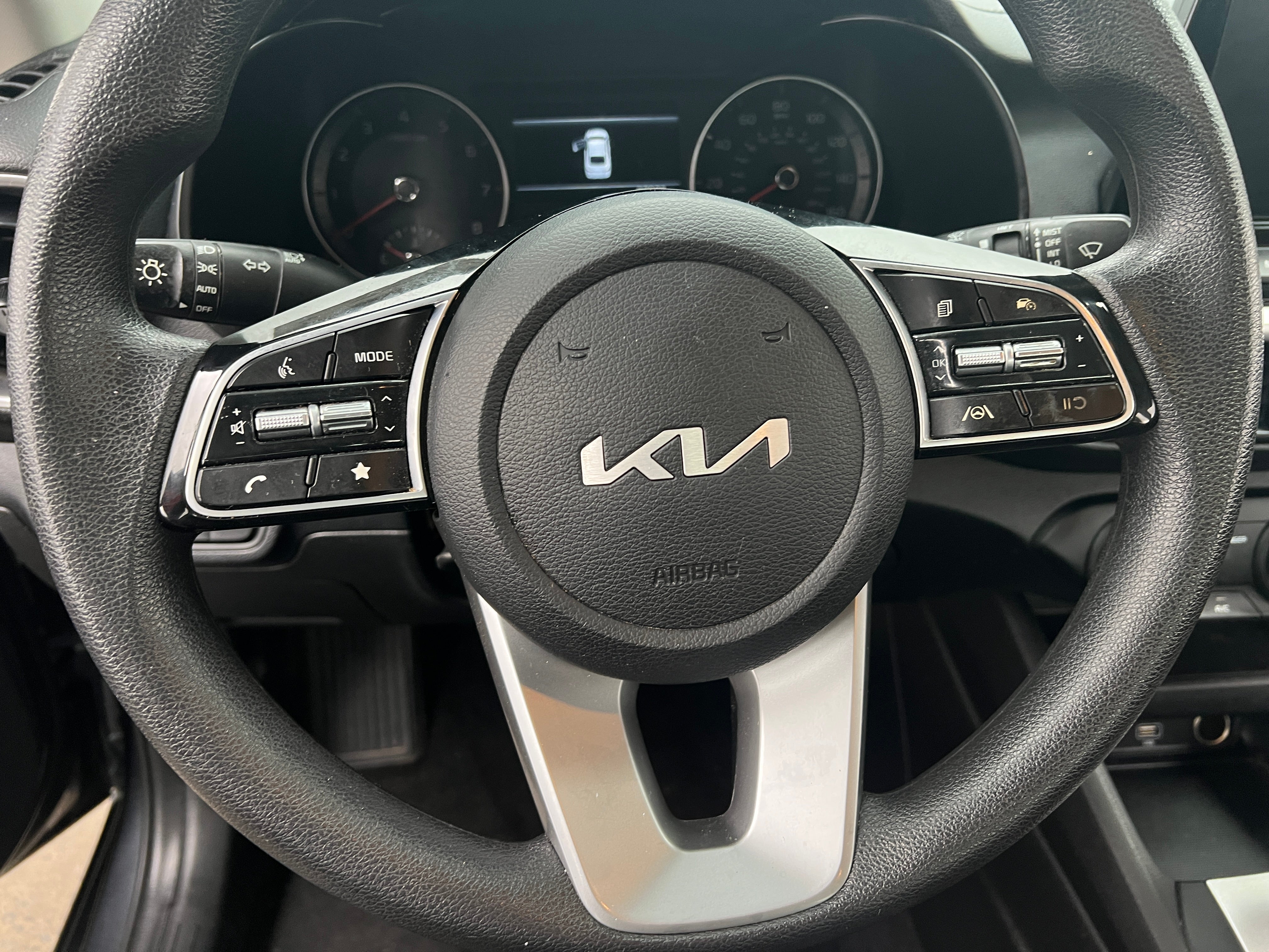2023 Kia Forte LX 5