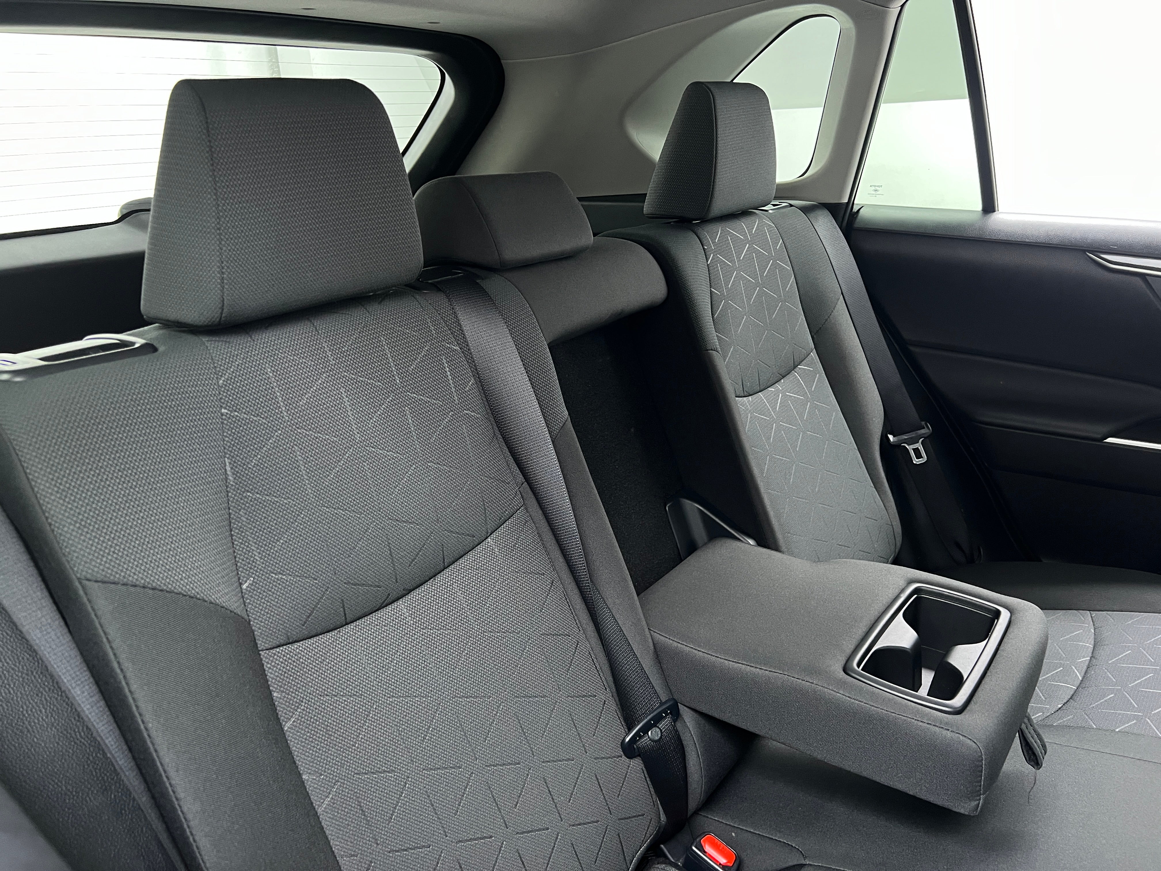 2024 Toyota RAV4 XLE 6