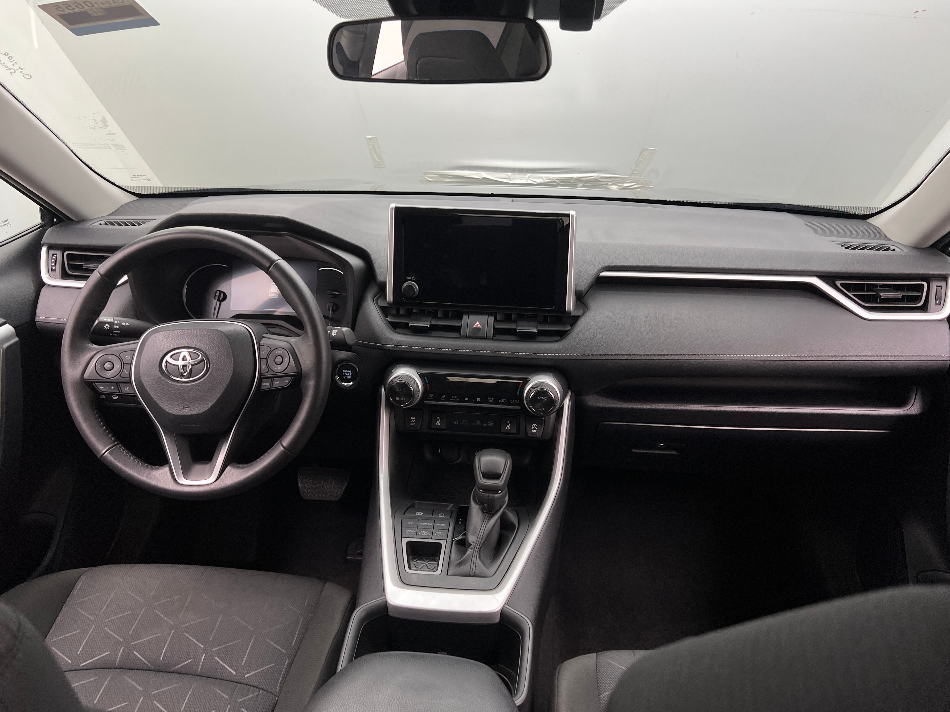 2024 Toyota RAV4 XLE 3