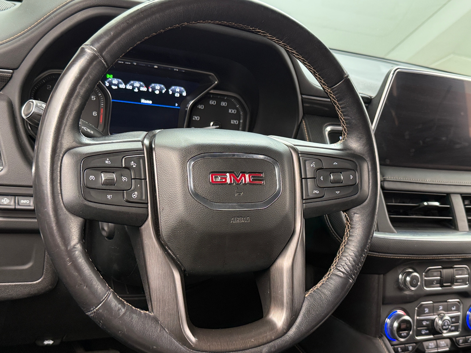 Thumbnail: 2021 GMC Yukon XL - 4