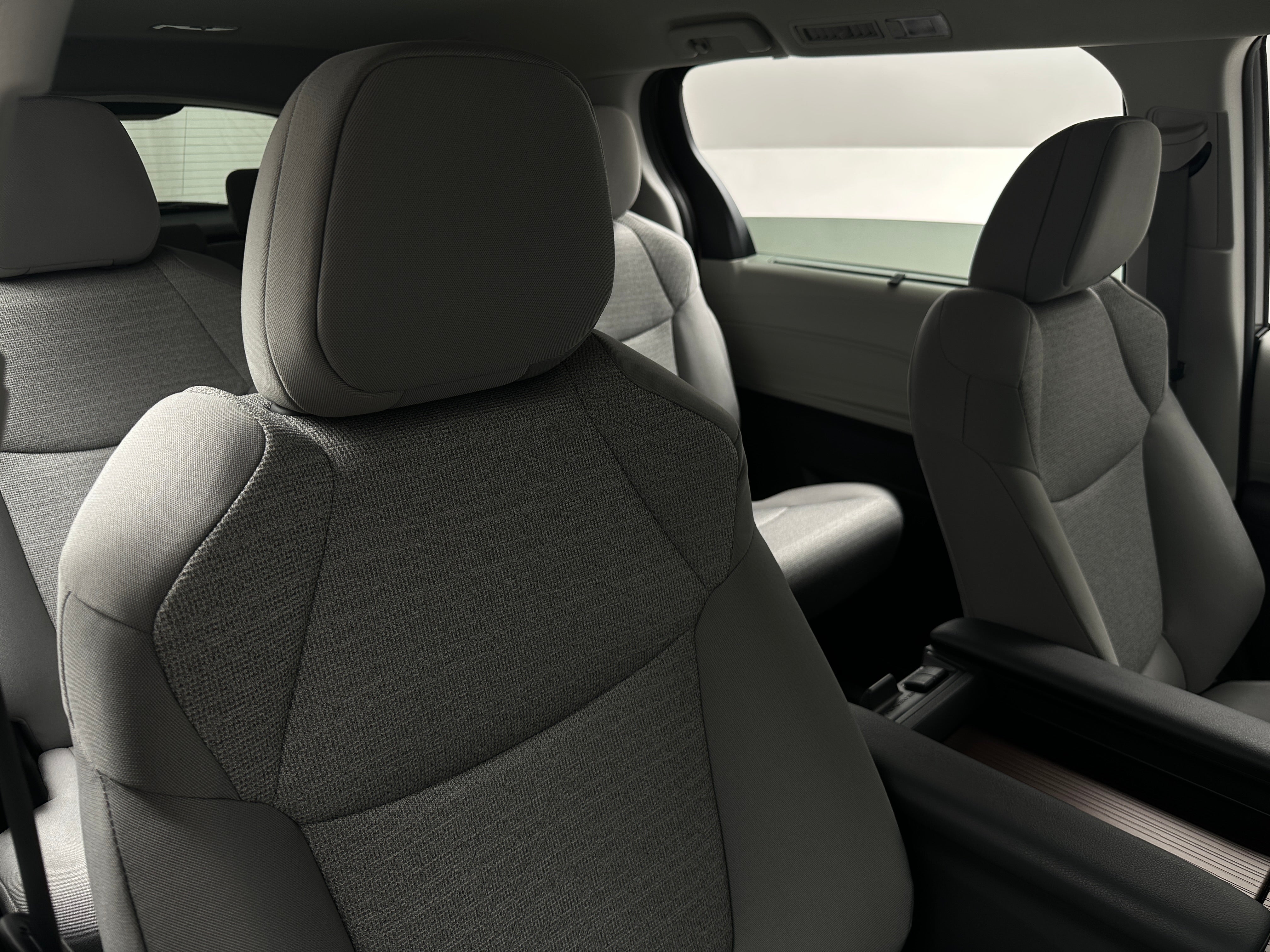 2023 Toyota Sienna LE 2