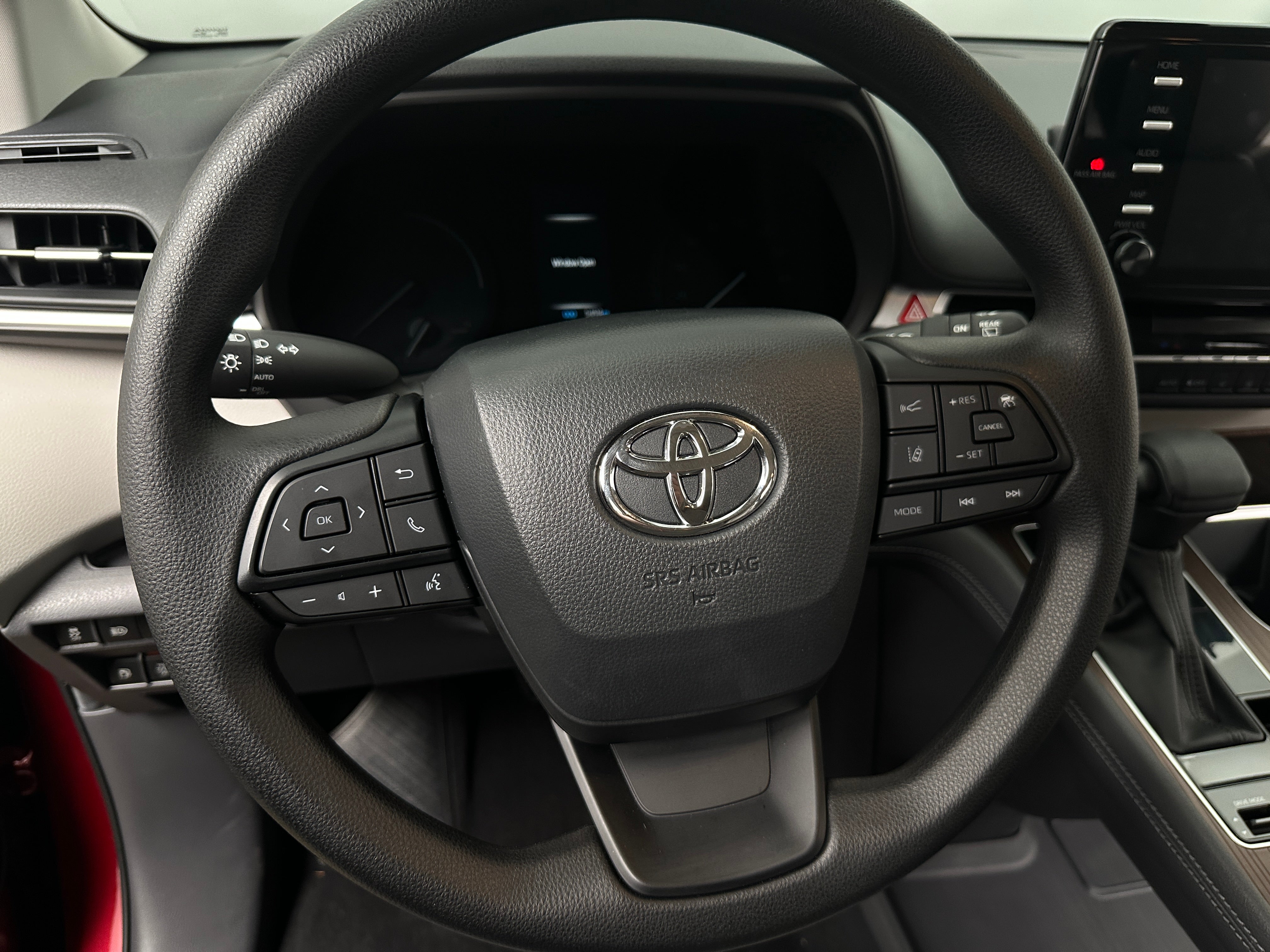 2023 Toyota Sienna LE 5