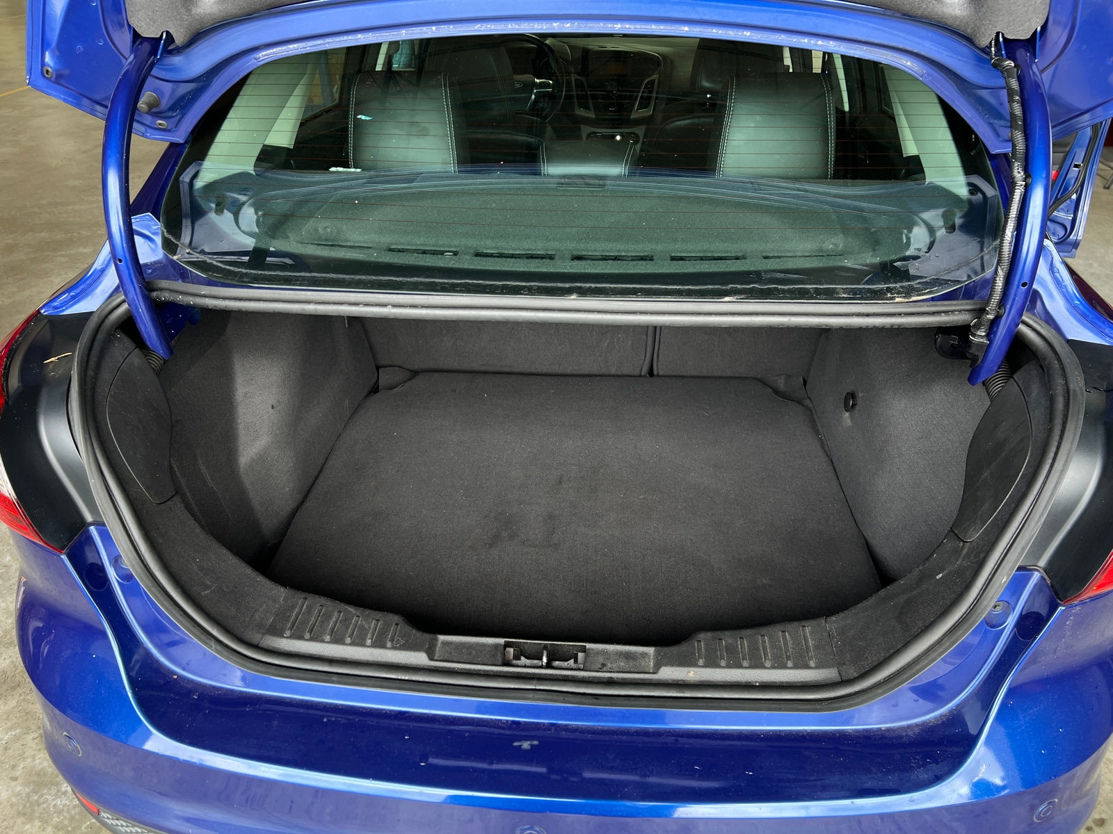 Thumbnail: 2012 Ford Focus - 6