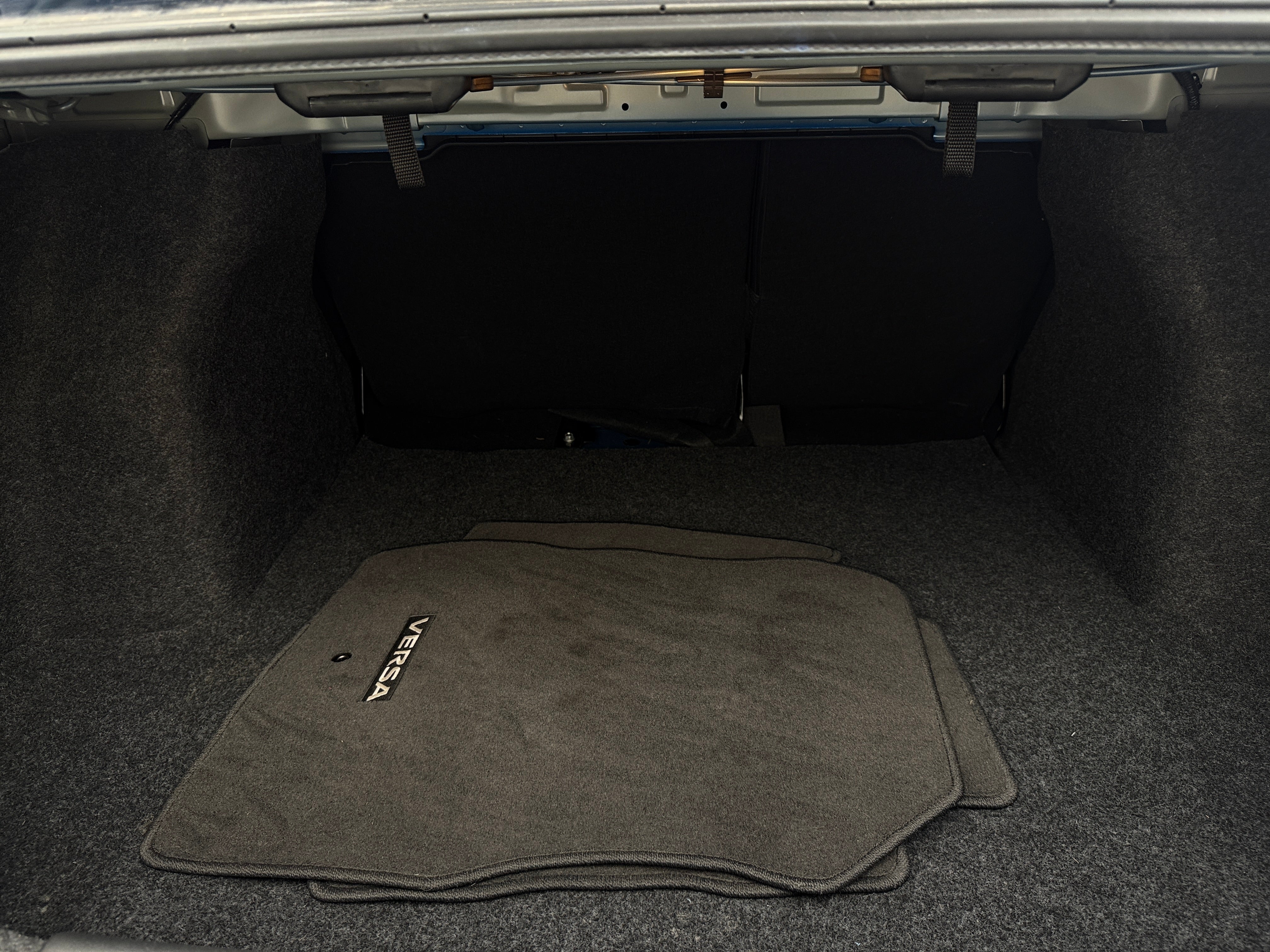 2024 Nissan Versa S 7