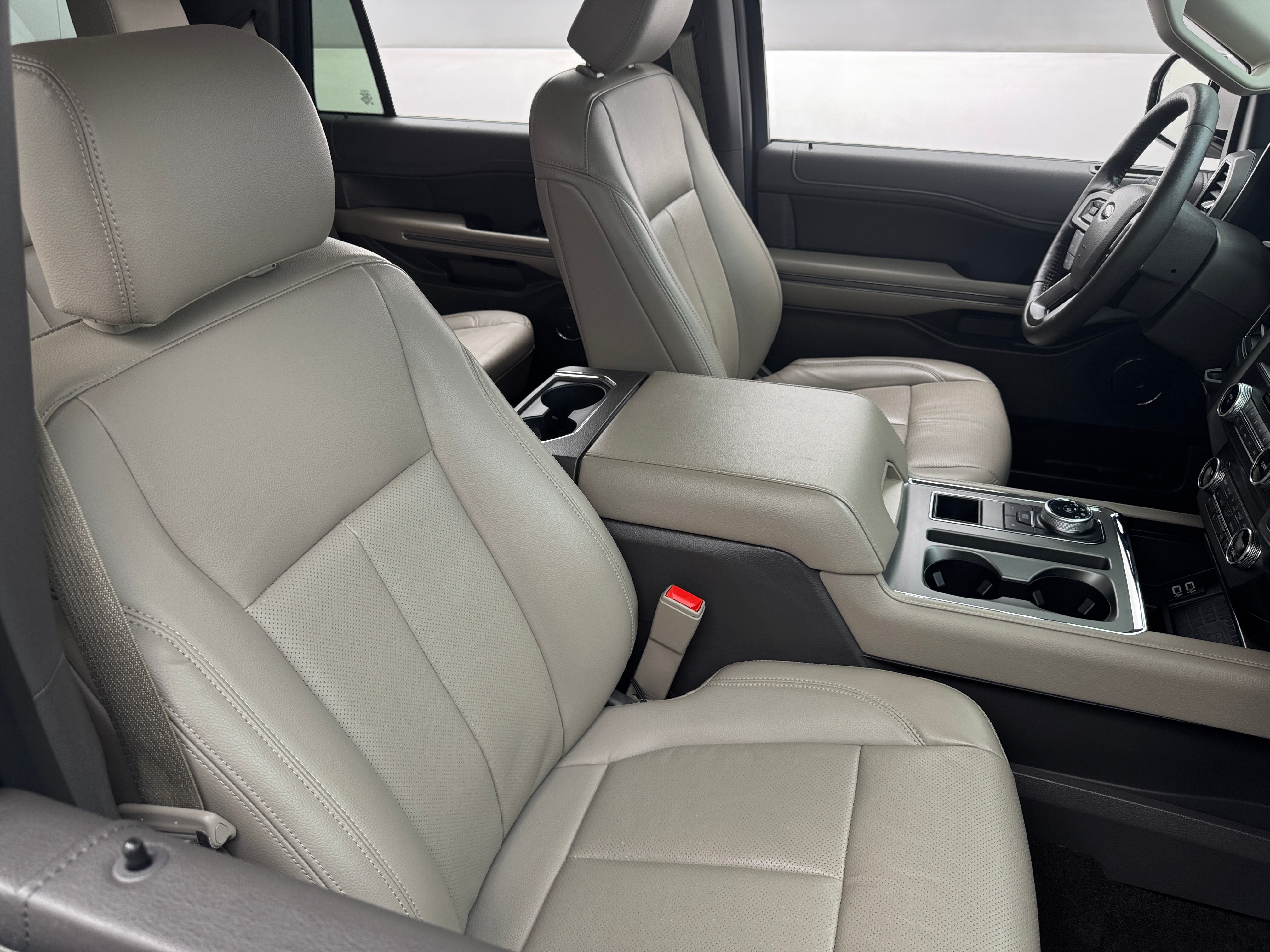 2019 Ford Expedition XLT 2