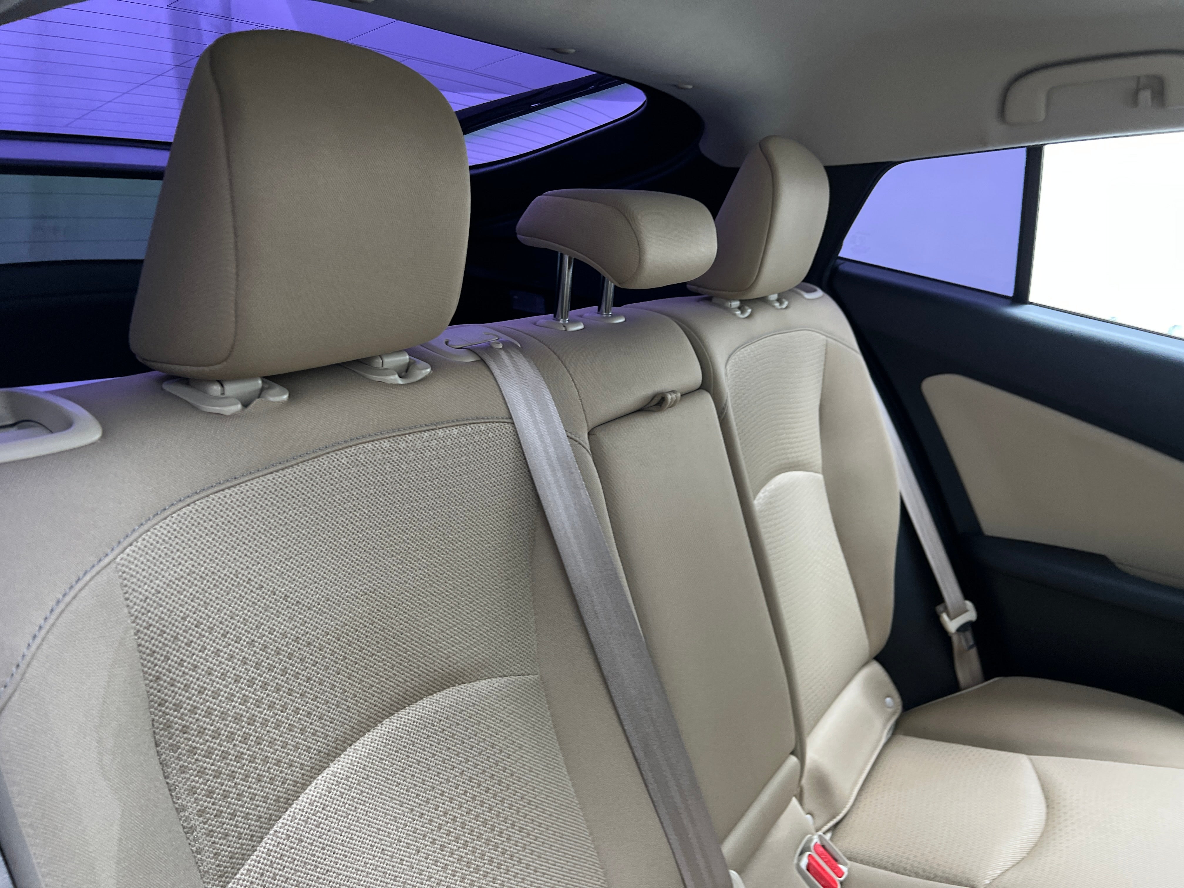 2022 Toyota Prius LE 6