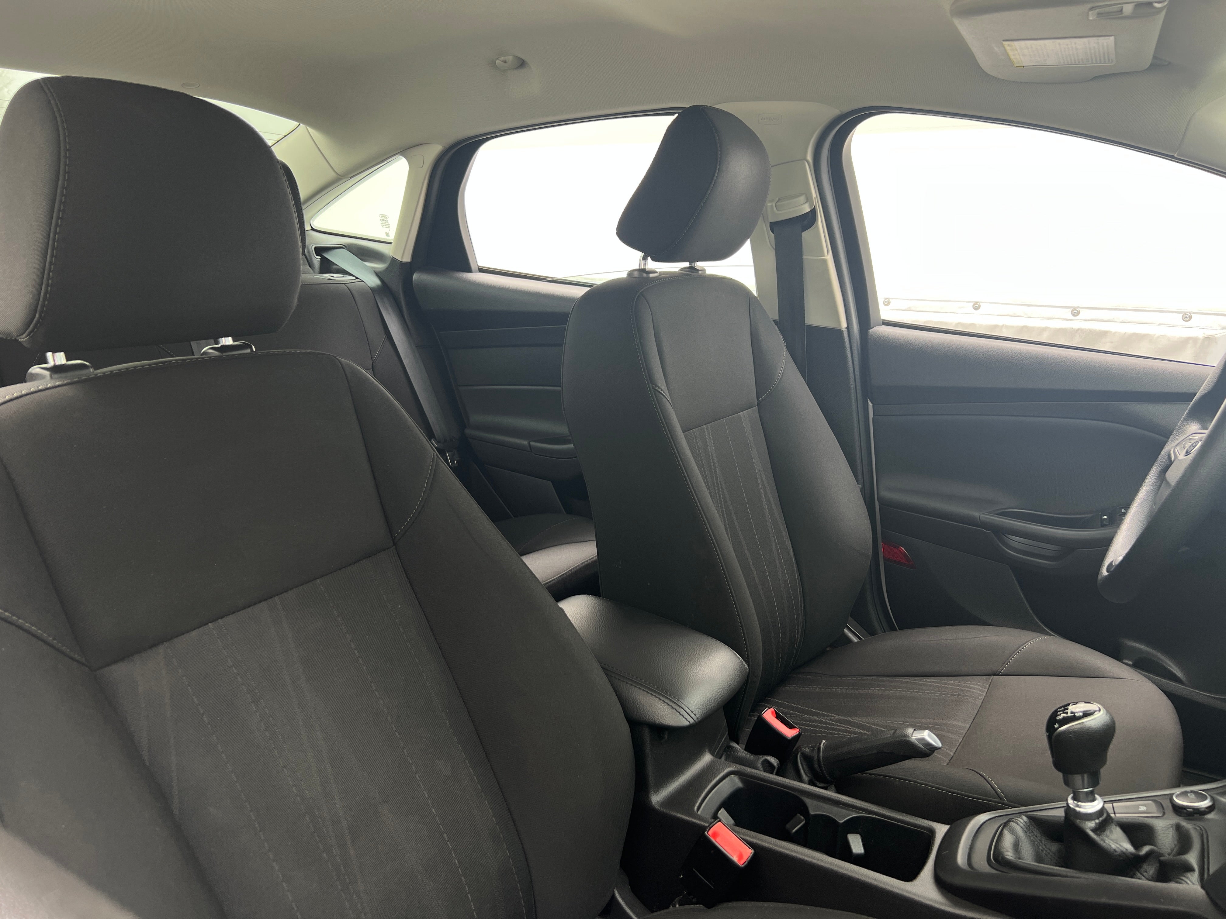 2017 Ford Focus SE 2