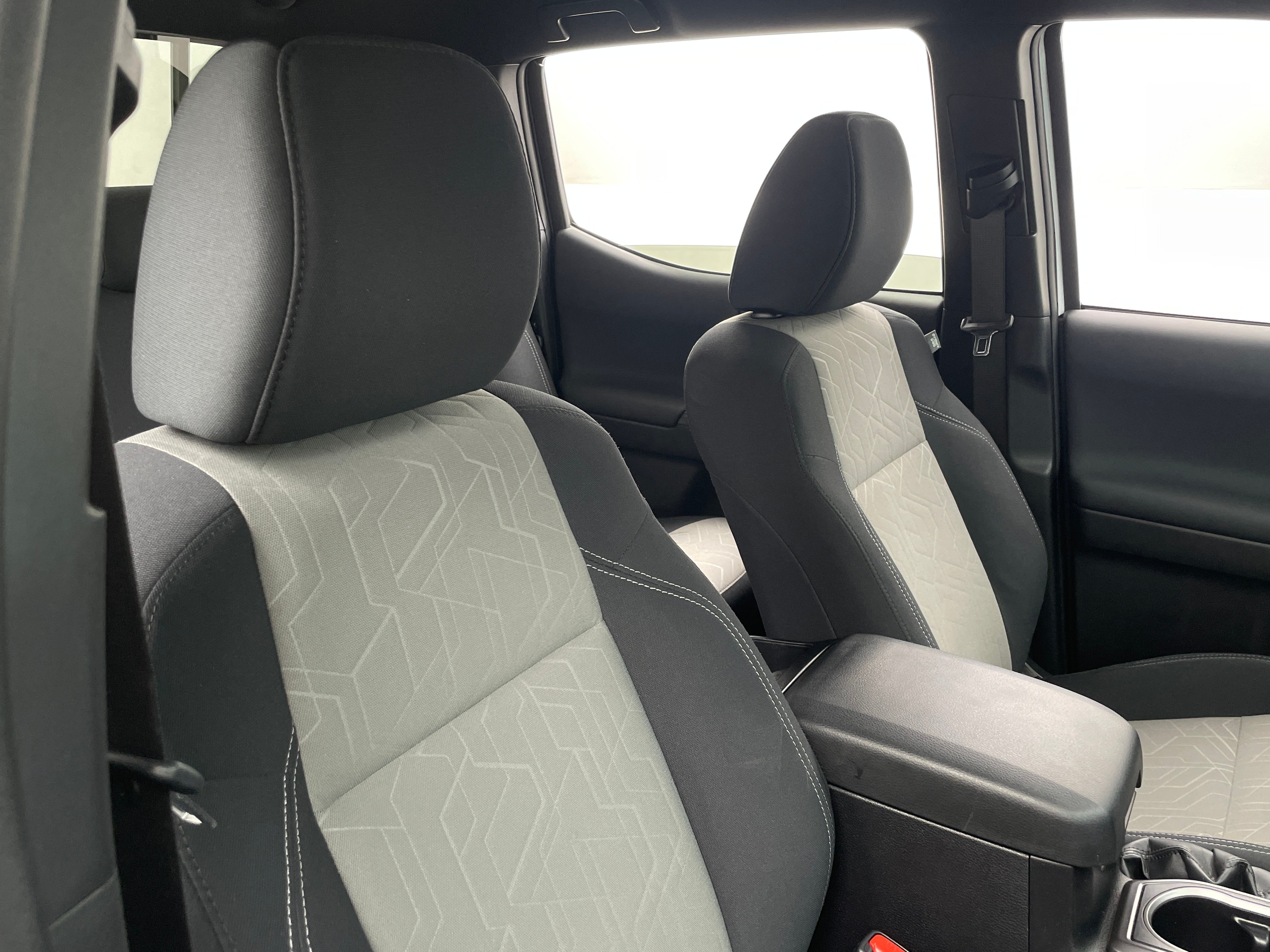 2023 Toyota Tacoma TRD Off-Road 2
