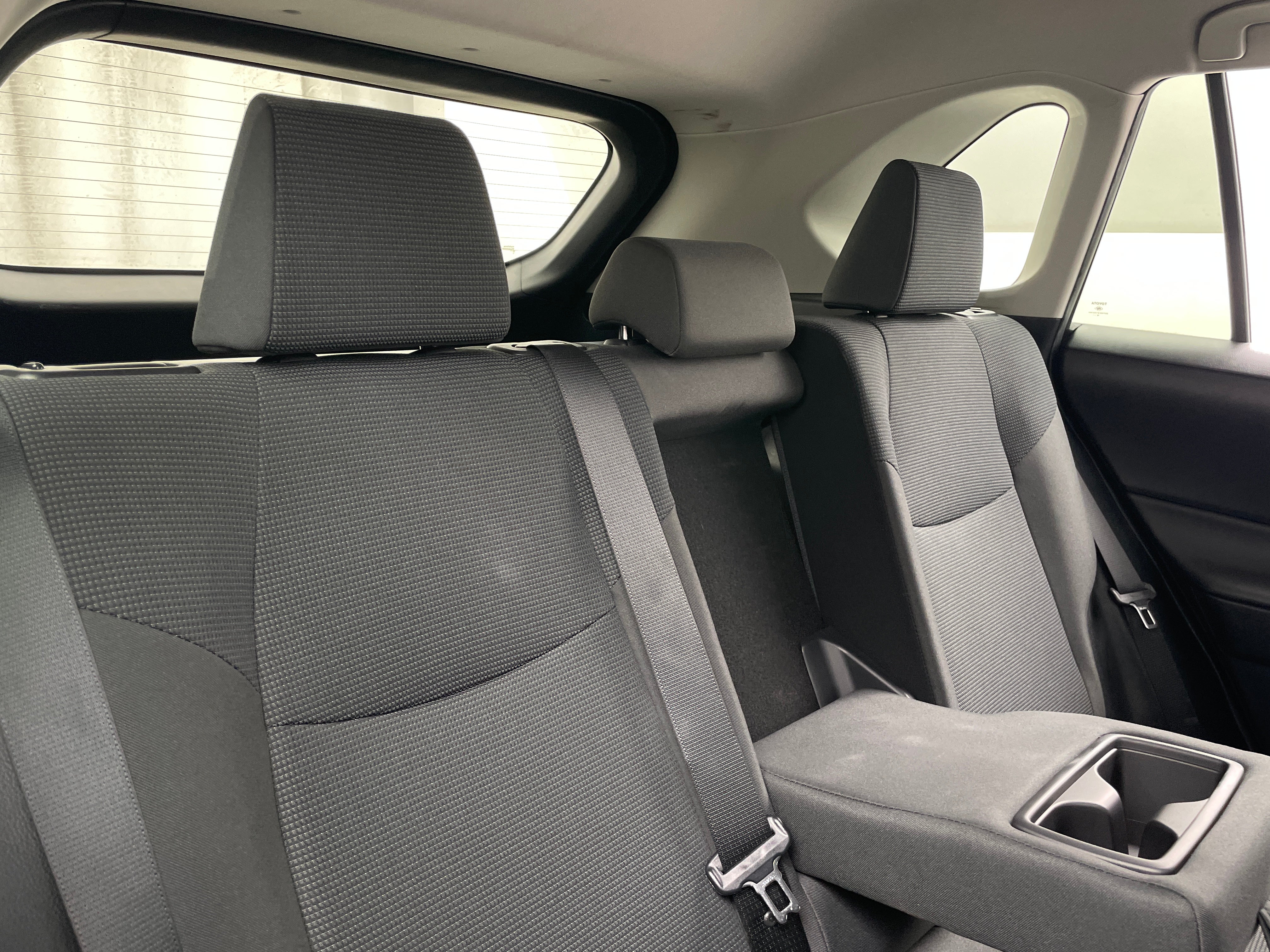 2019 Toyota RAV4 LE 6