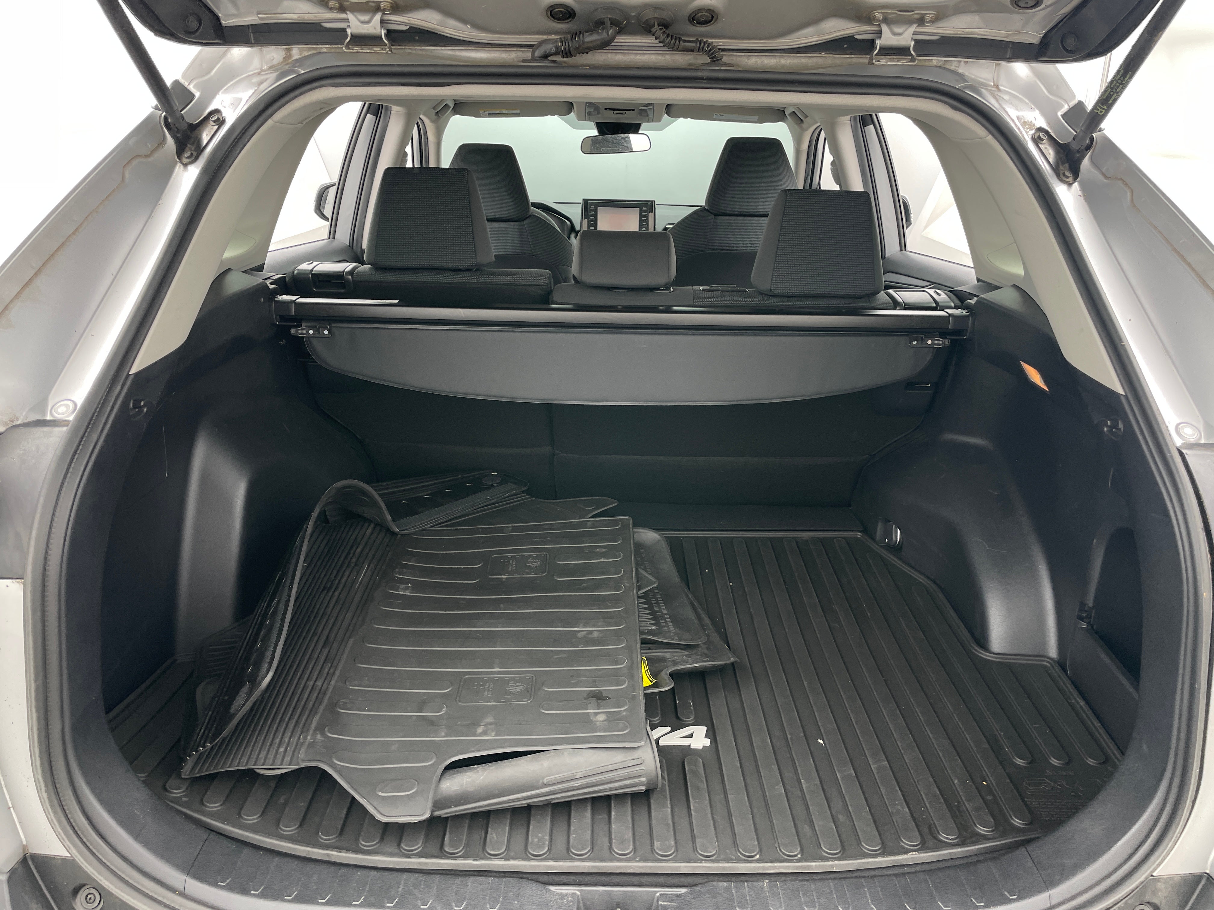 2019 Toyota RAV4 LE 7