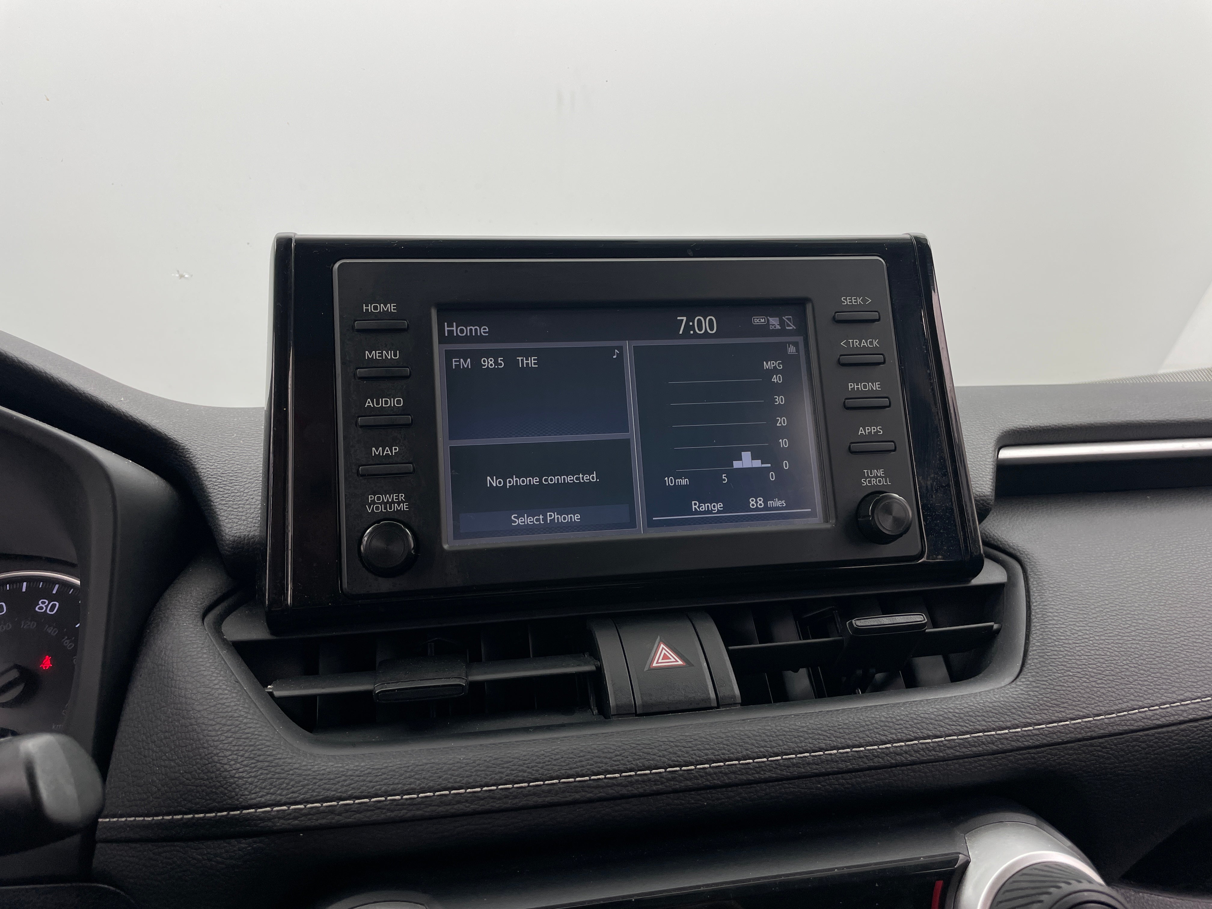 2019 Toyota RAV4 LE 4