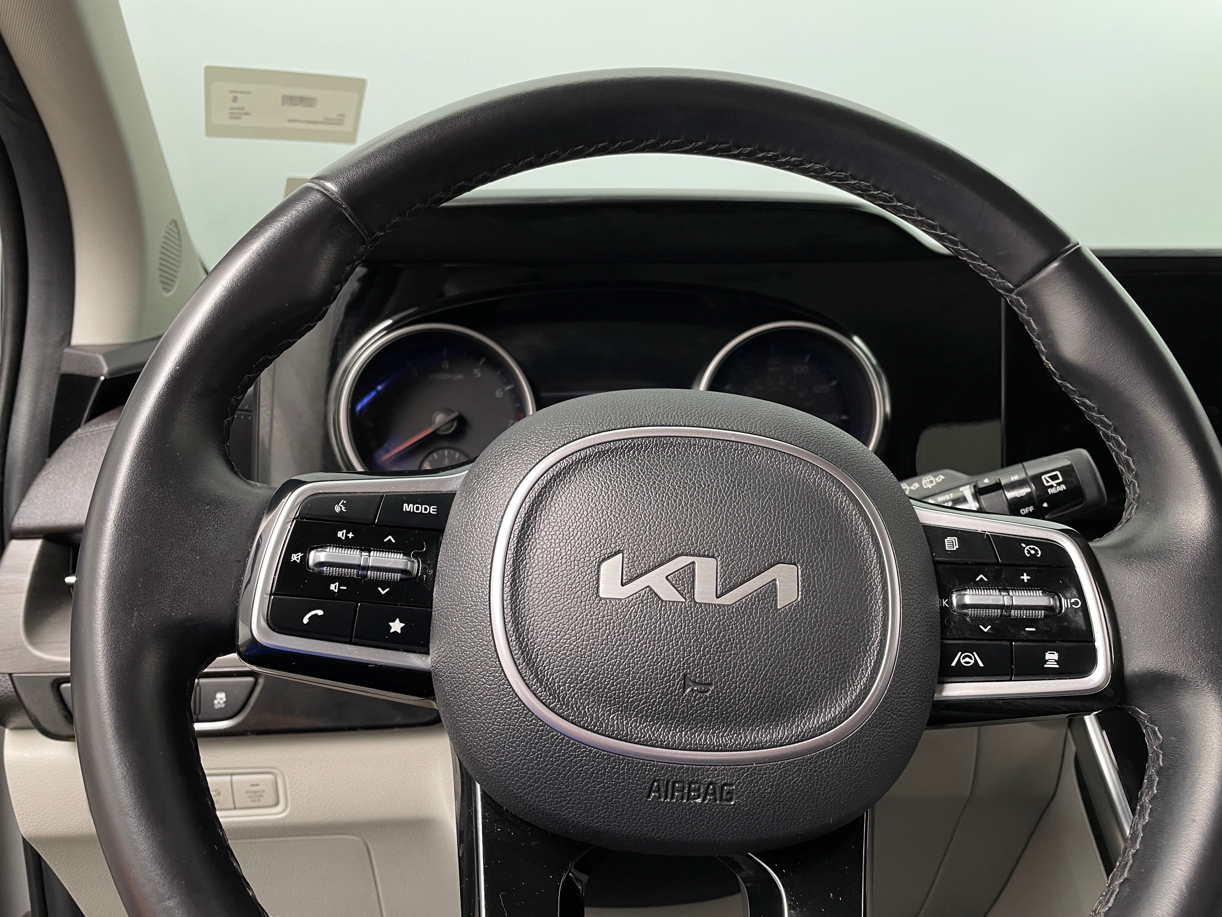 2022 Kia Carnival SX 4