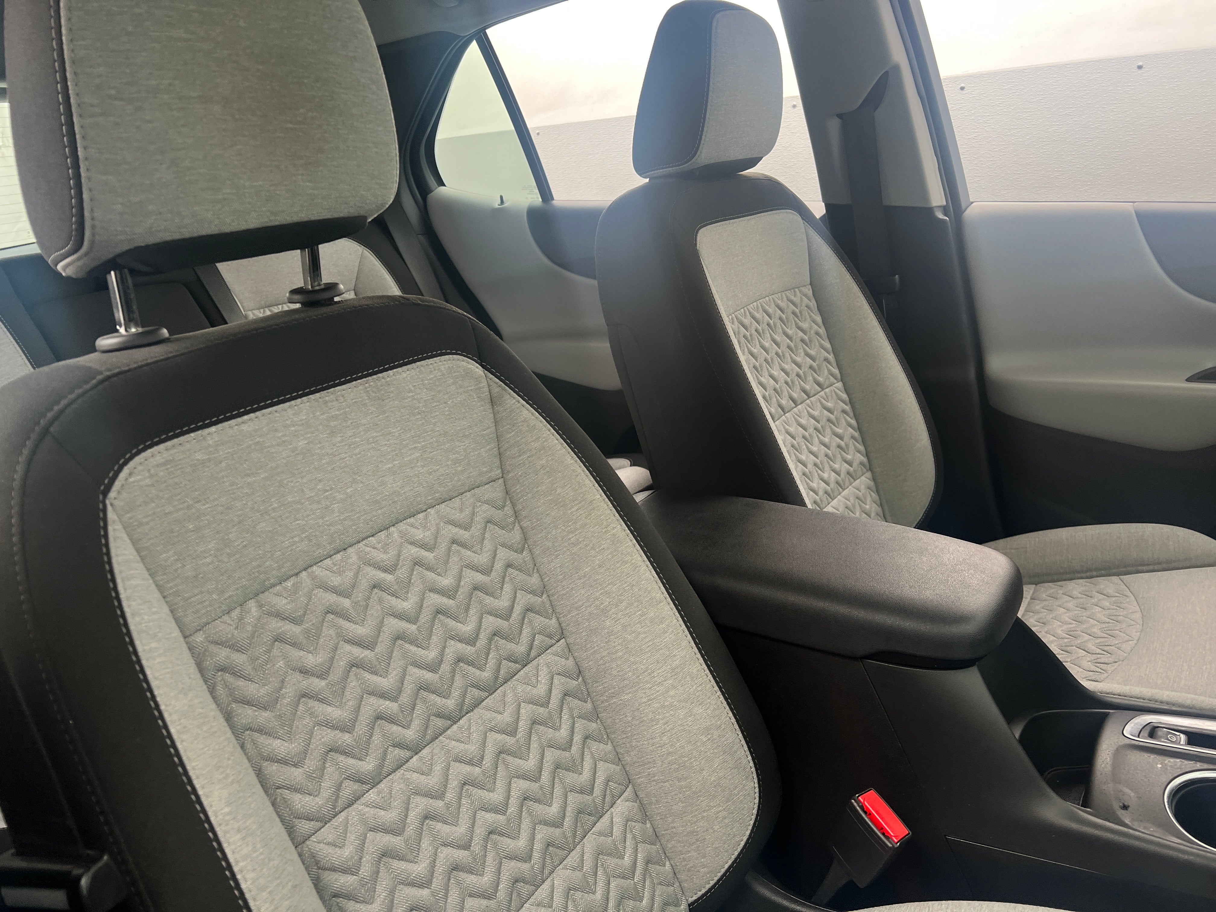2023 Chevrolet Equinox LS 2