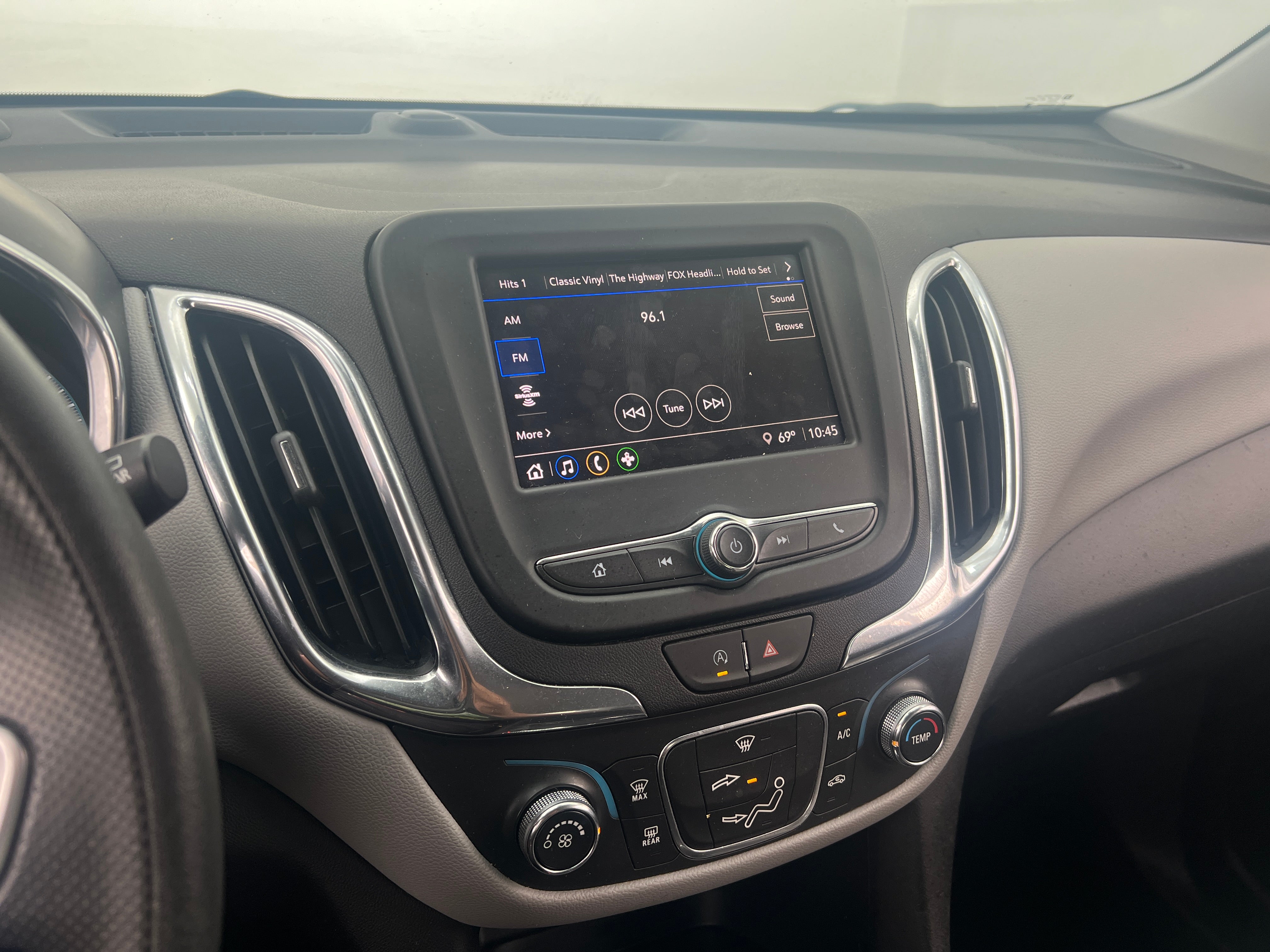 2023 Chevrolet Equinox LS 4