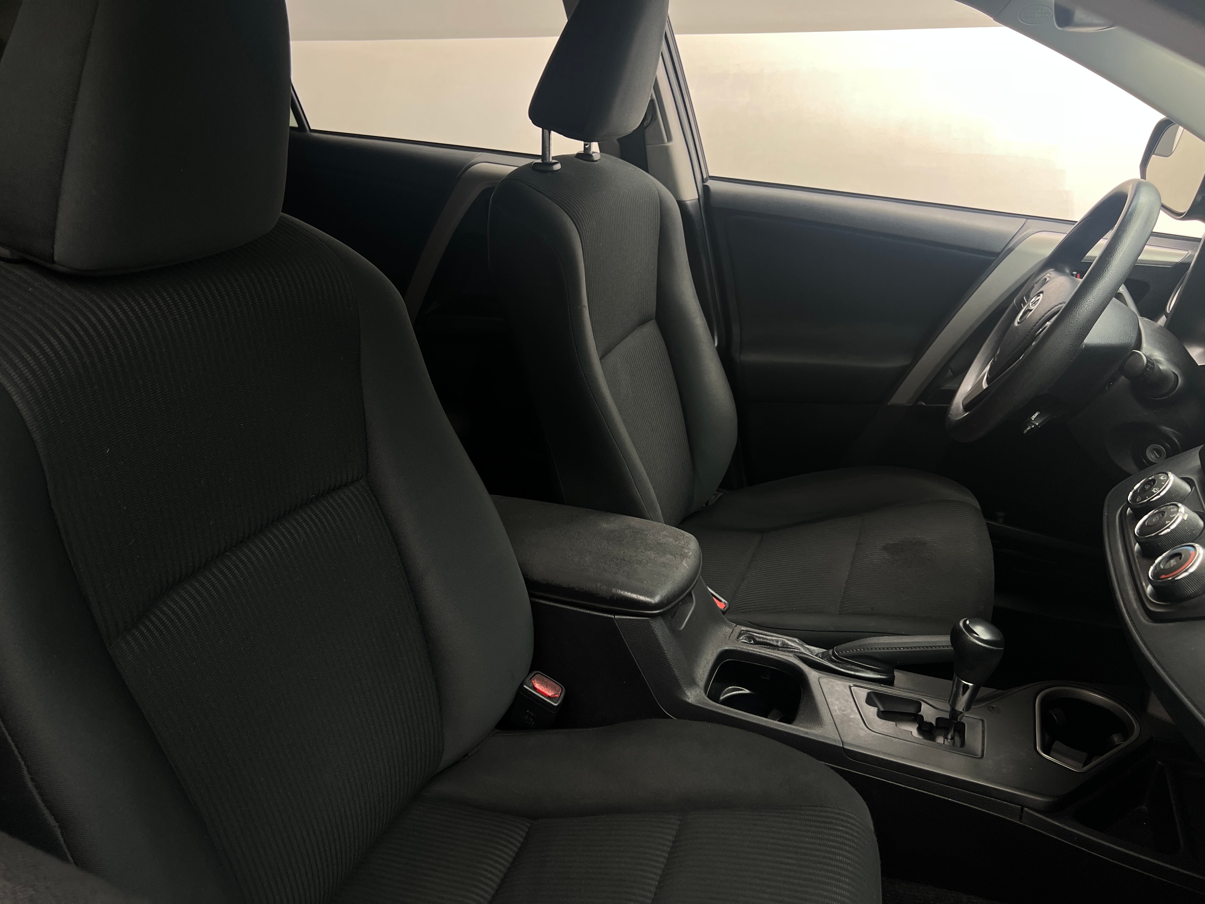 2018 Toyota RAV4 LE 2