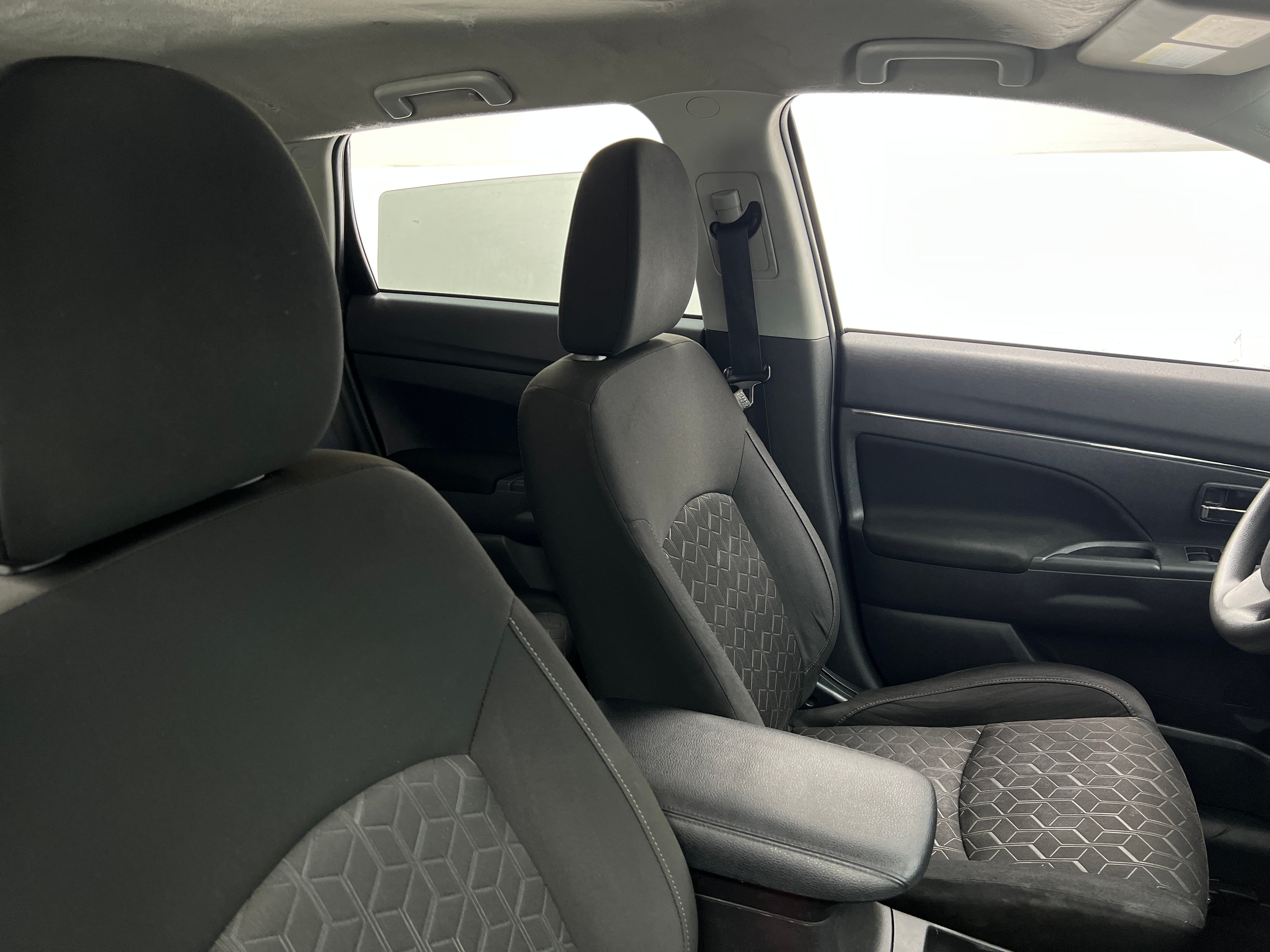 2023 Mitsubishi Outlander Sport S 2