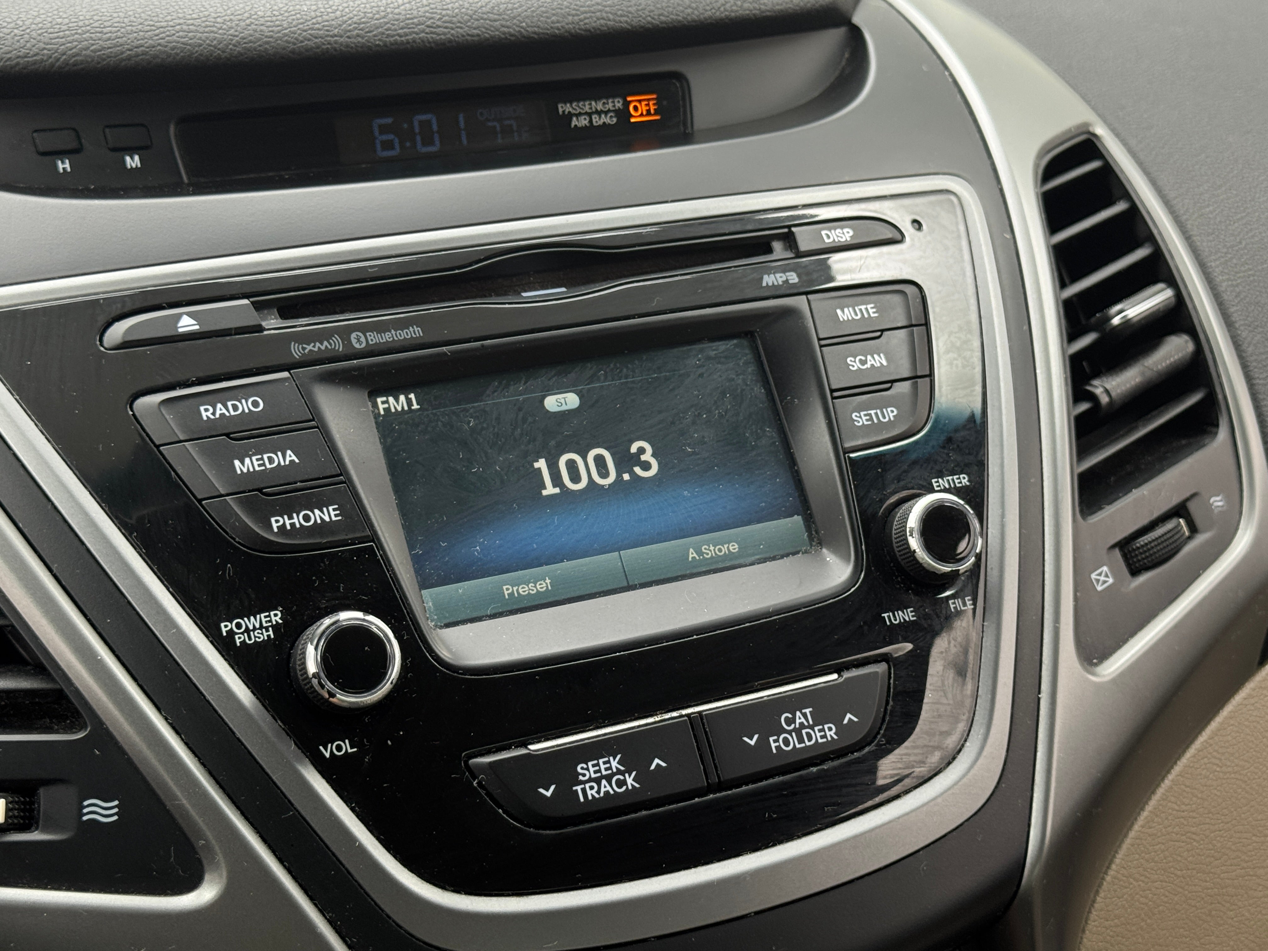 2015 Hyundai Elantra Limited Edition 3