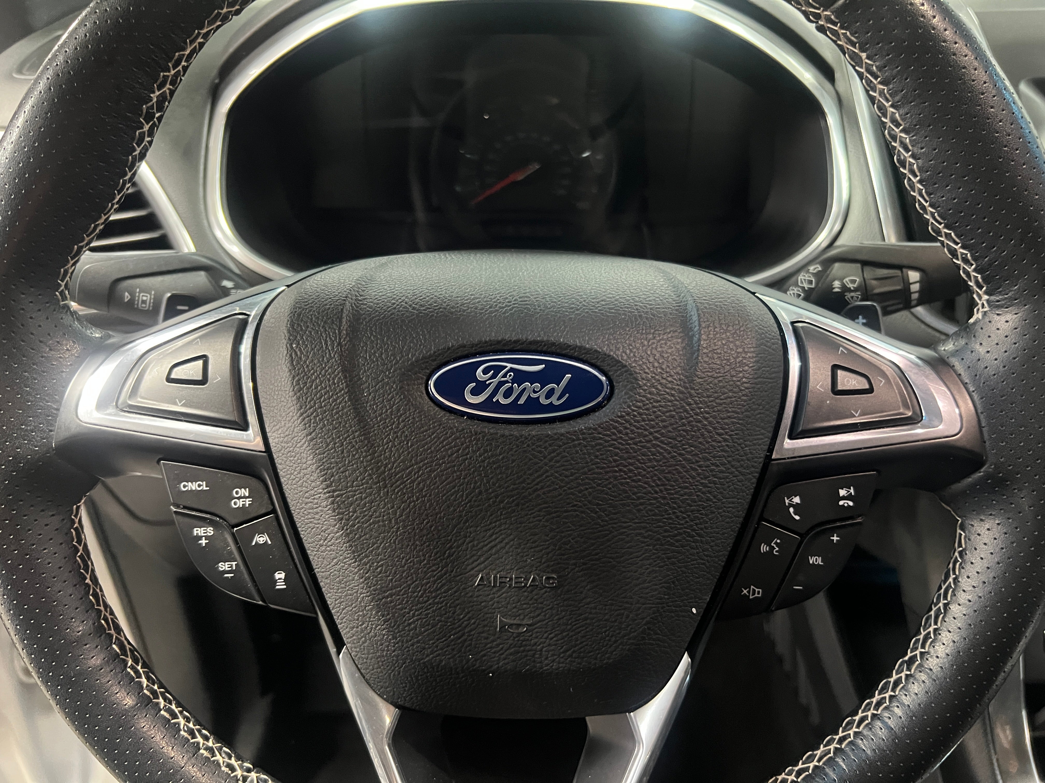 2019 Ford Edge ST 4