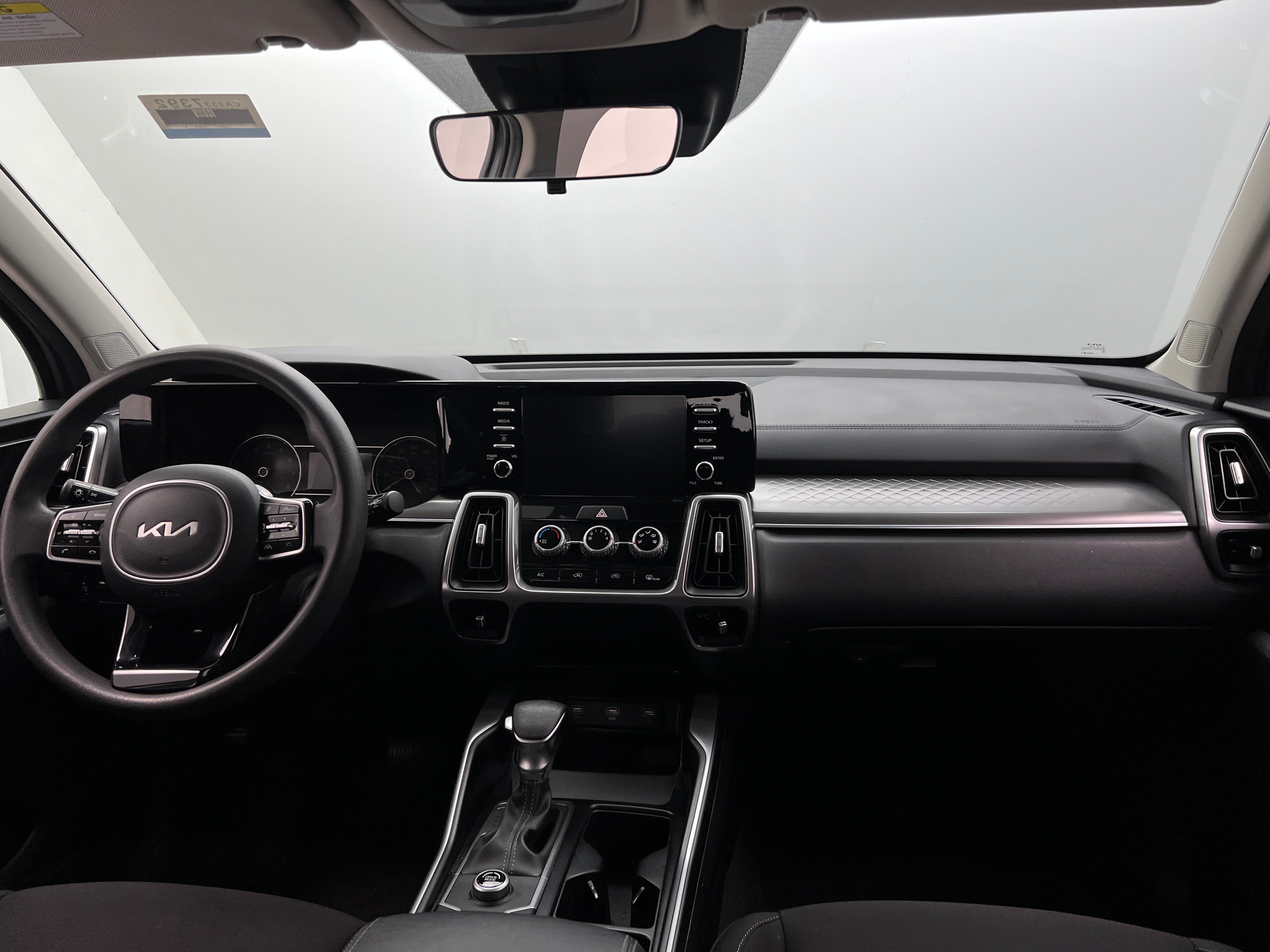 2023 Kia Sorento LX 3
