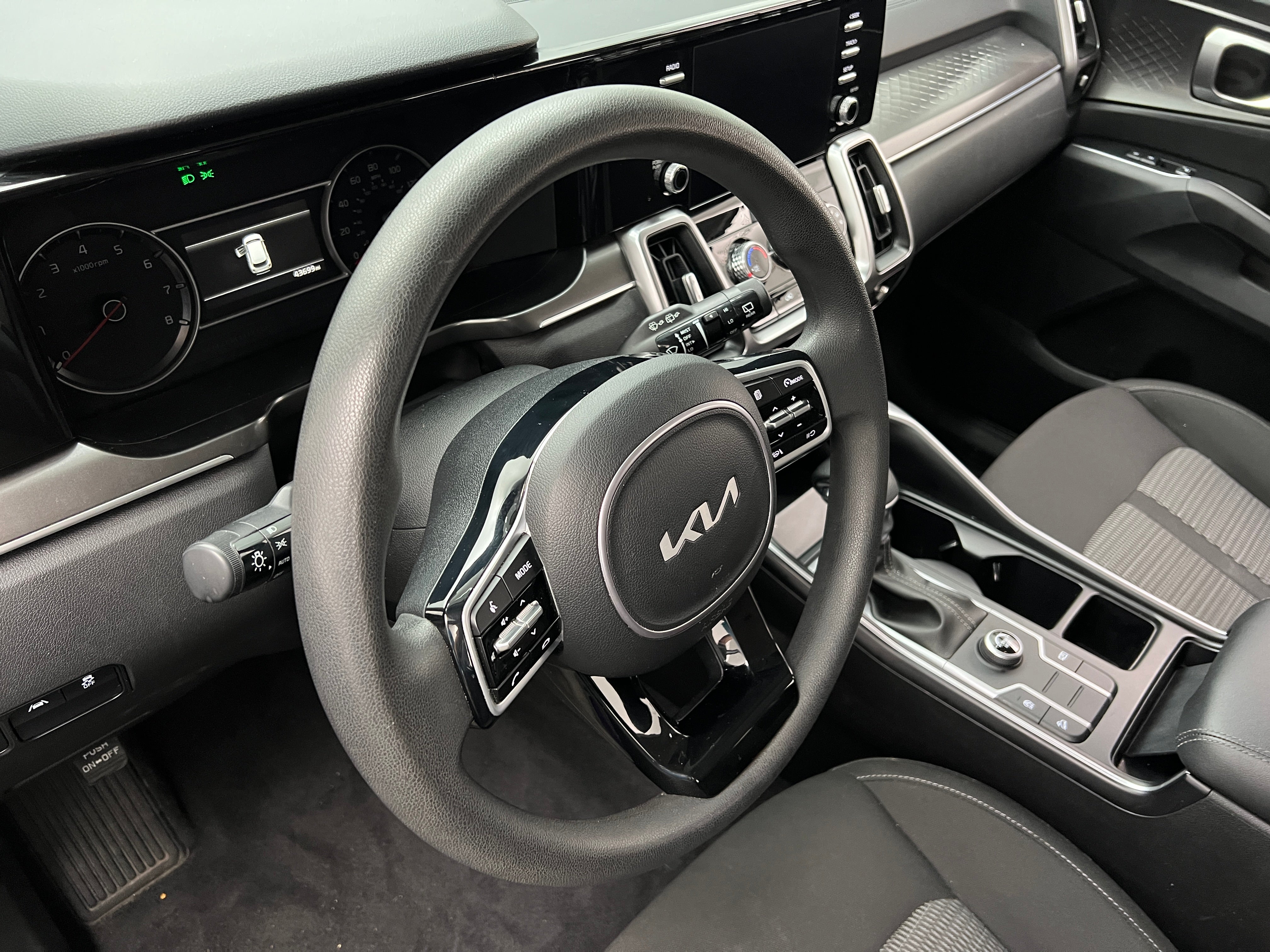 2023 Kia Sorento LX 5