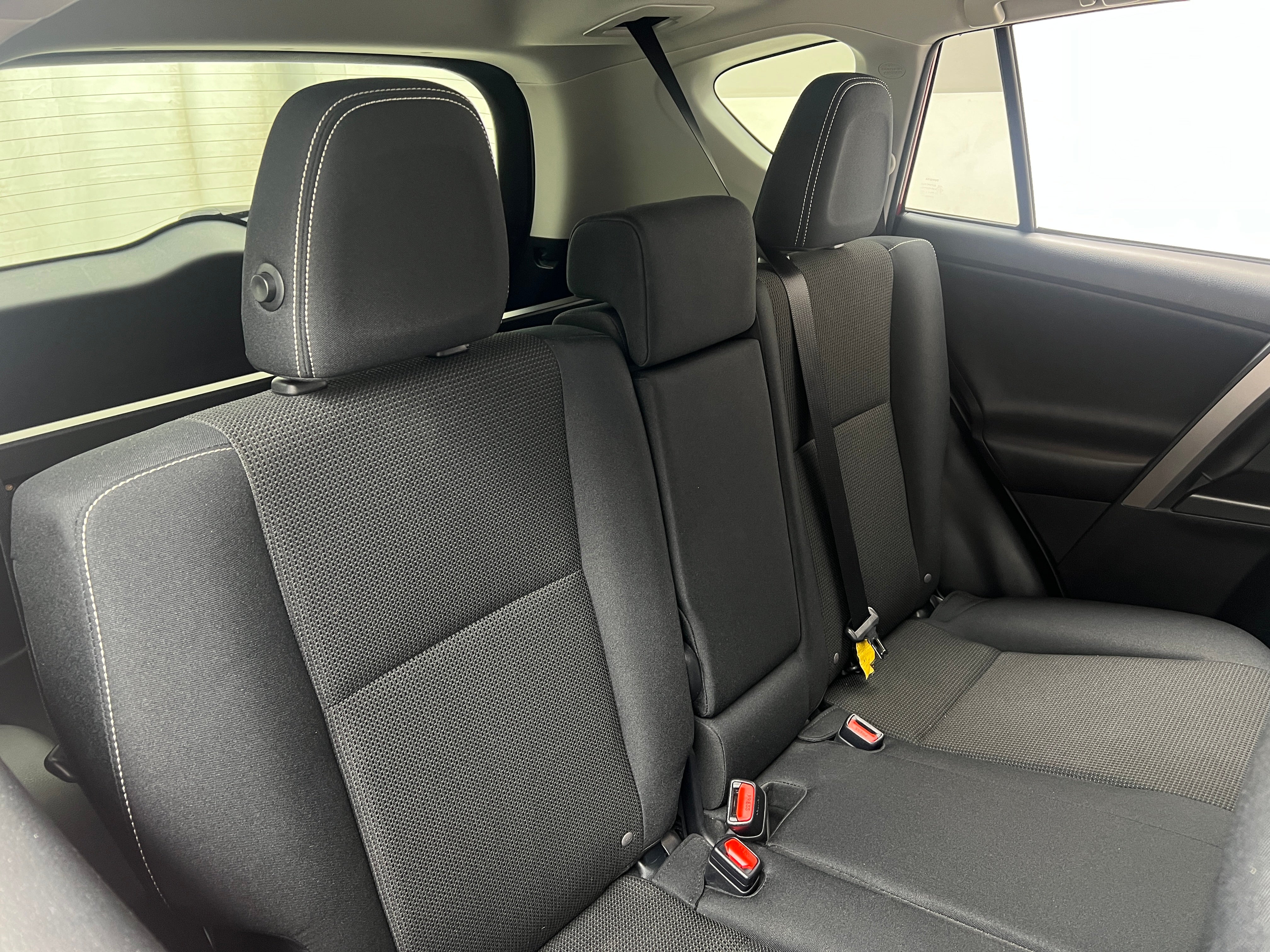 2017 Toyota RAV4 XLE 6