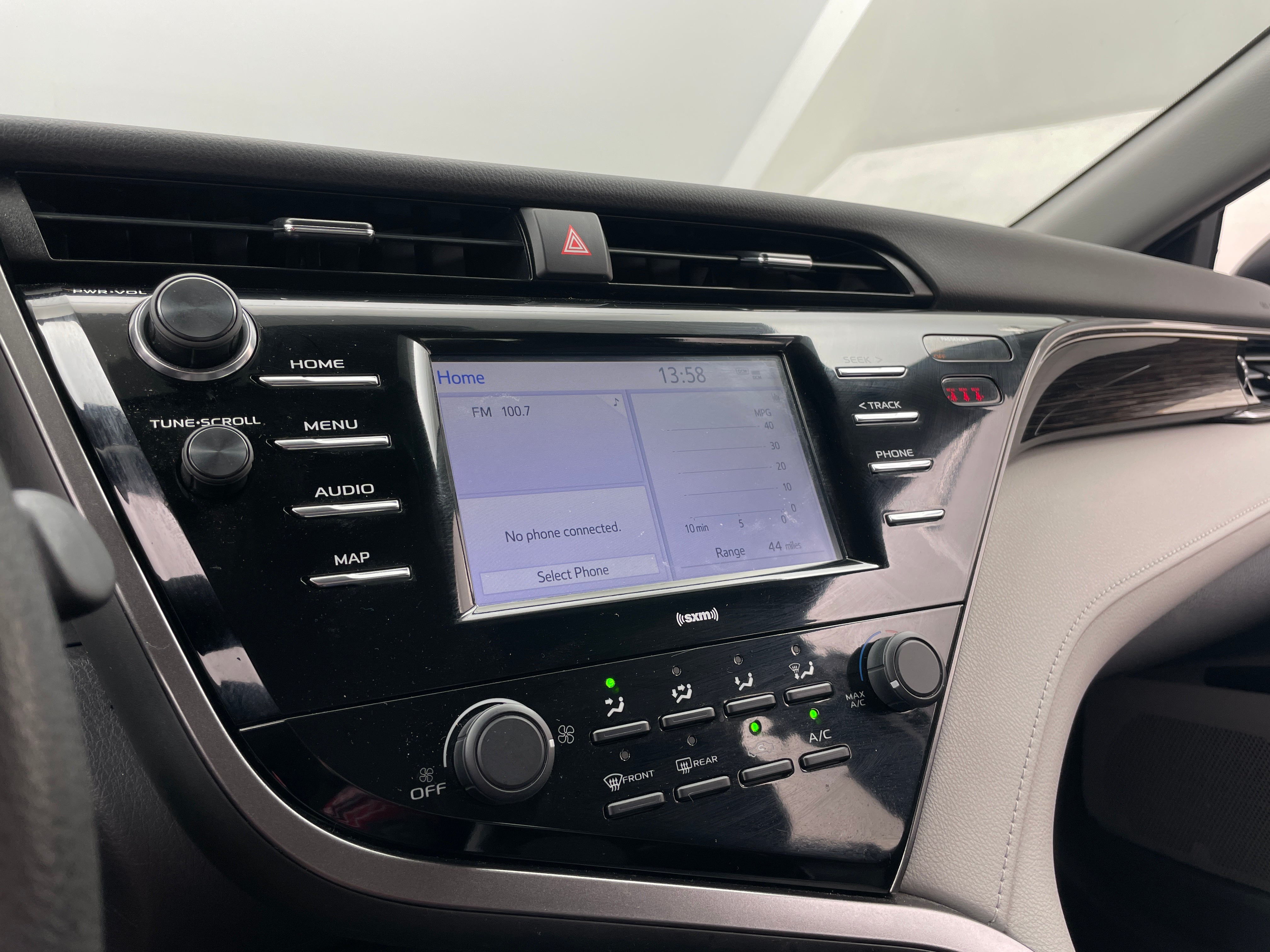 2020 Toyota Camry LE 4
