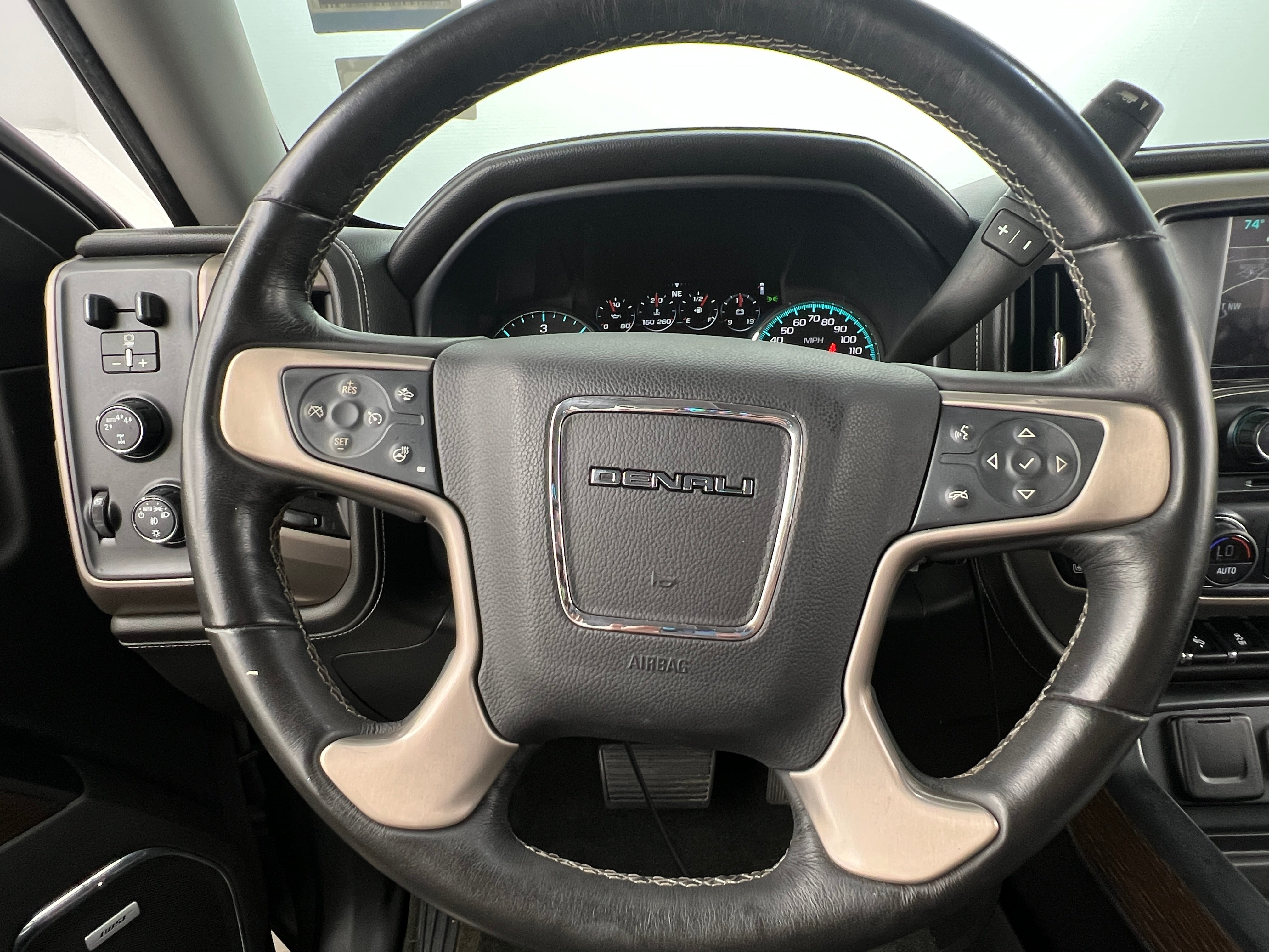 2017 GMC Sierra 1500 Denali 4