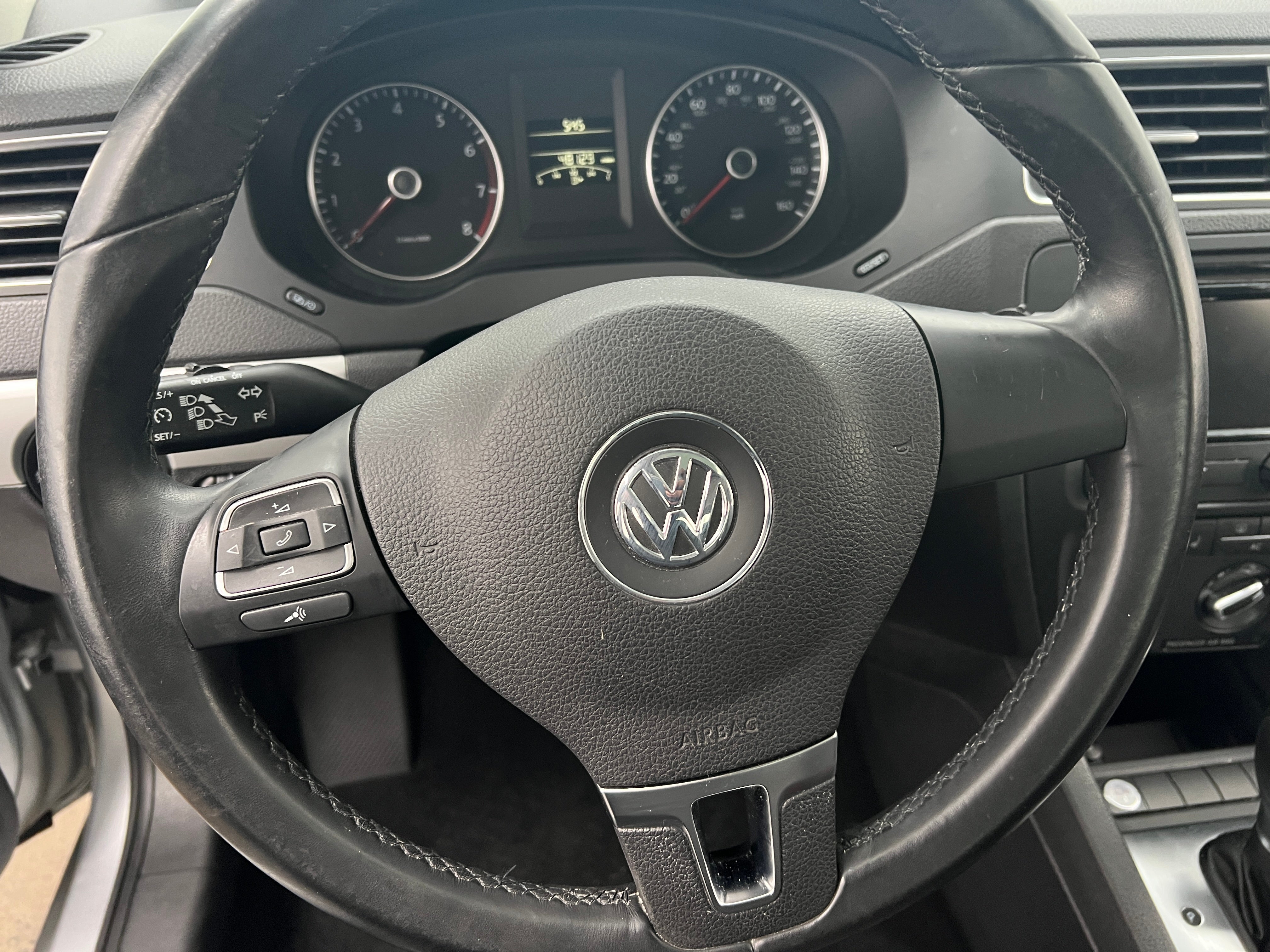 2012 Volkswagen Jetta SEL 4