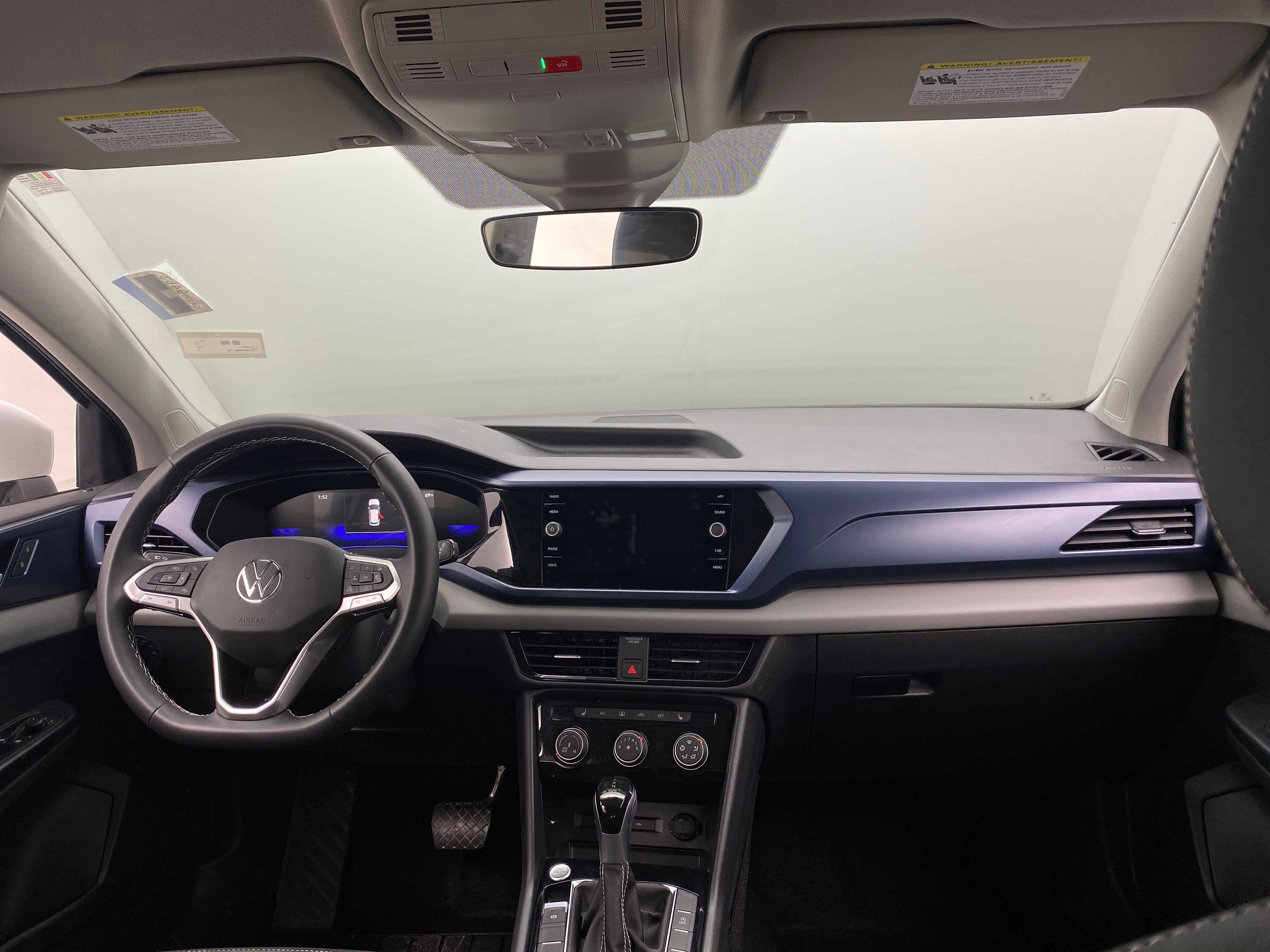 2023 Volkswagen Taos SE 2