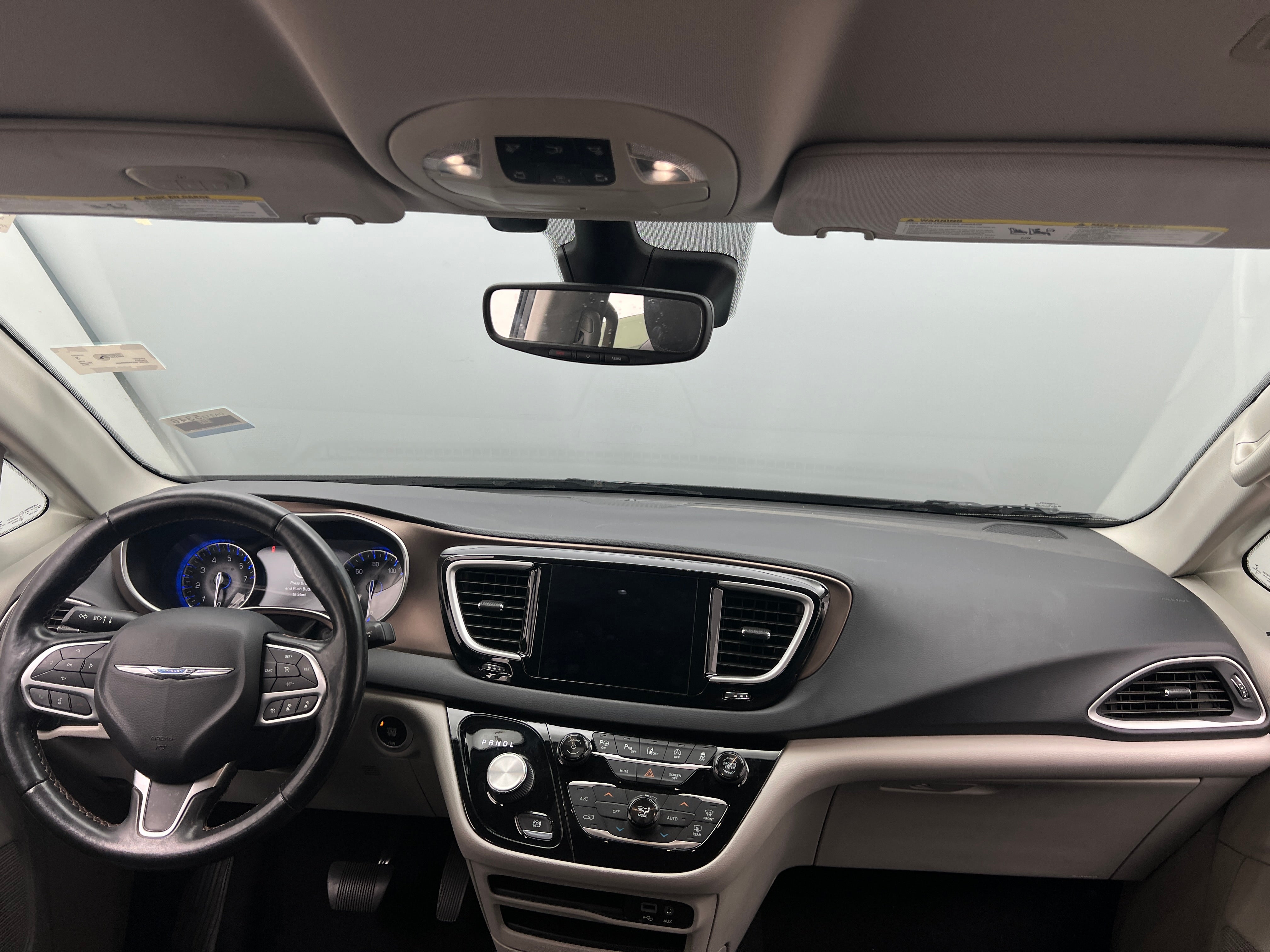 2019 Chrysler Pacifica Touring L 2