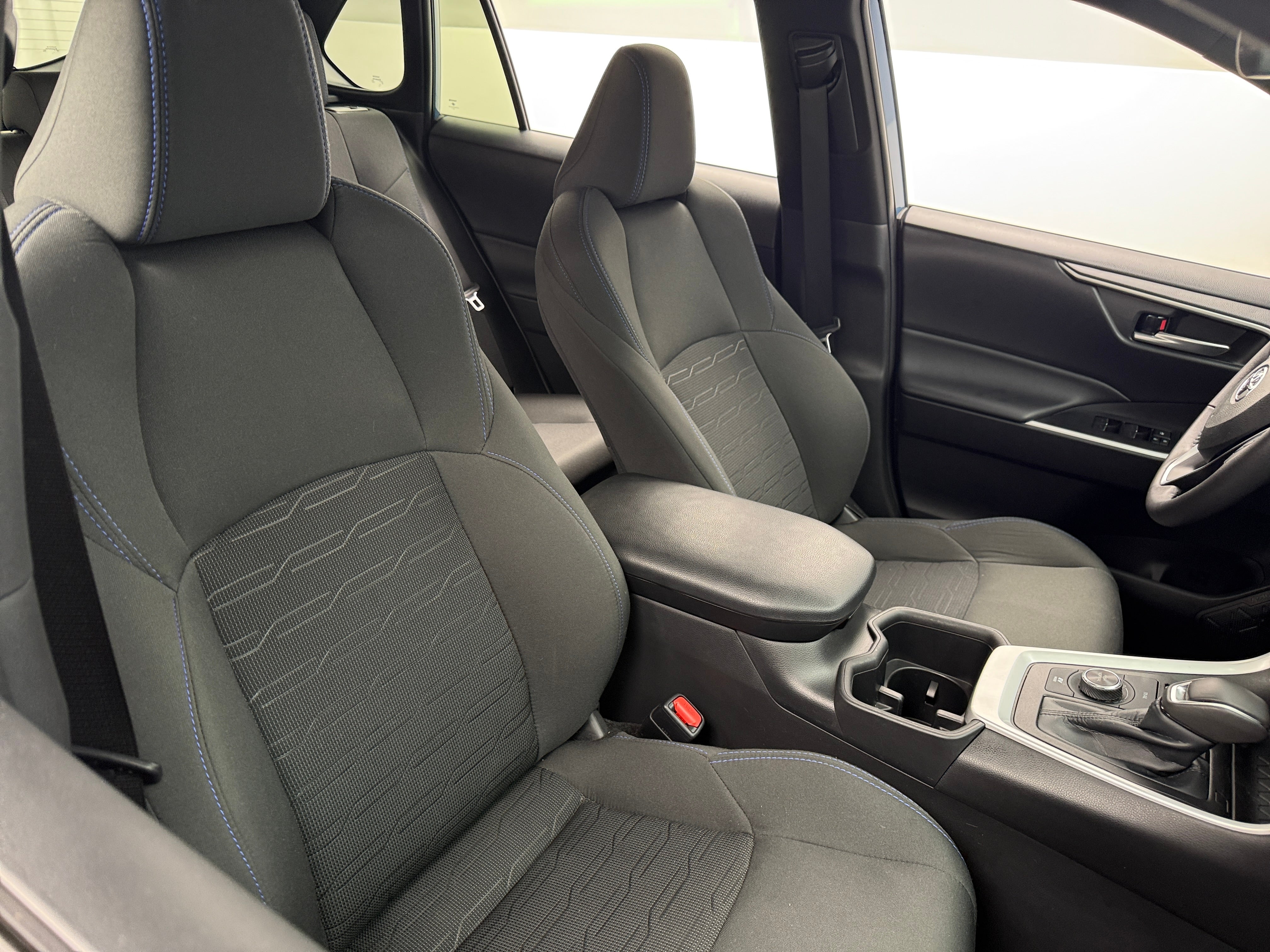 2023 Toyota RAV4 SE 2