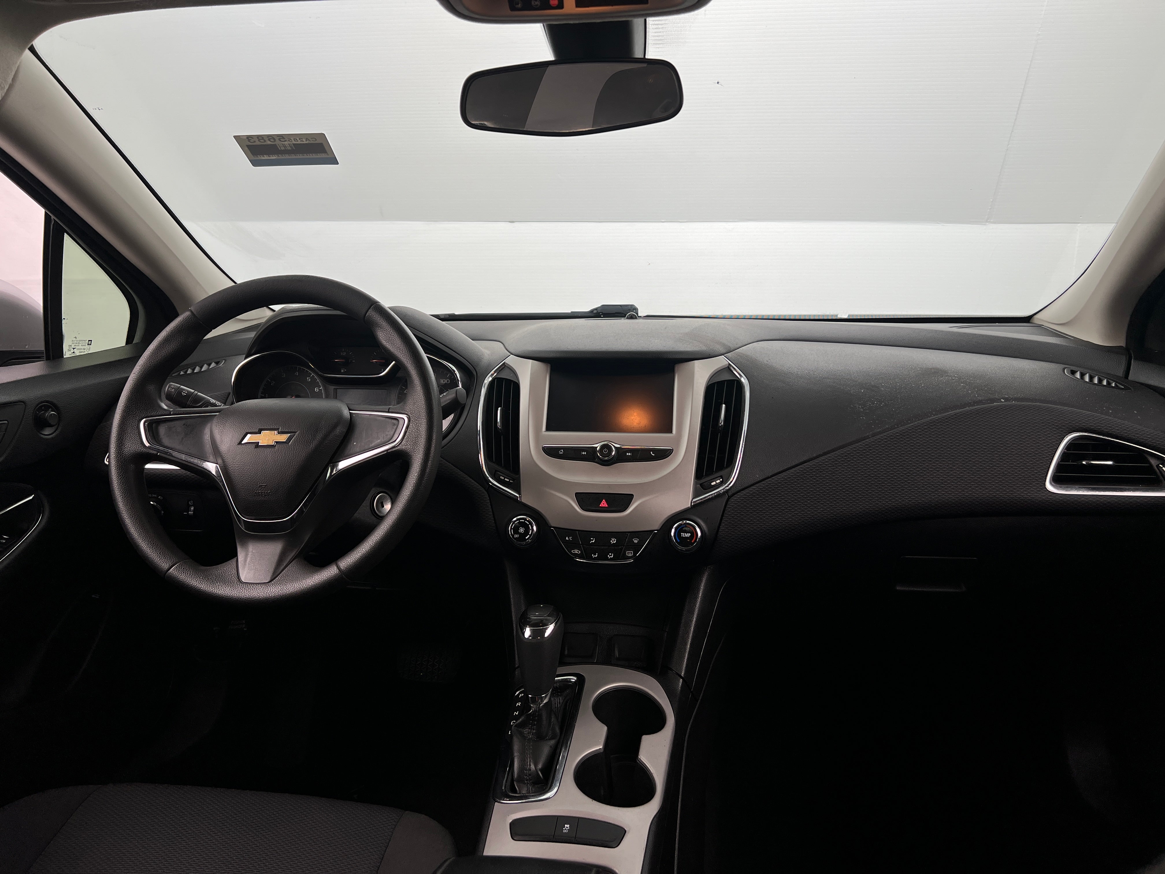 Thumbnail: 2018 Chevrolet Cruze - 3