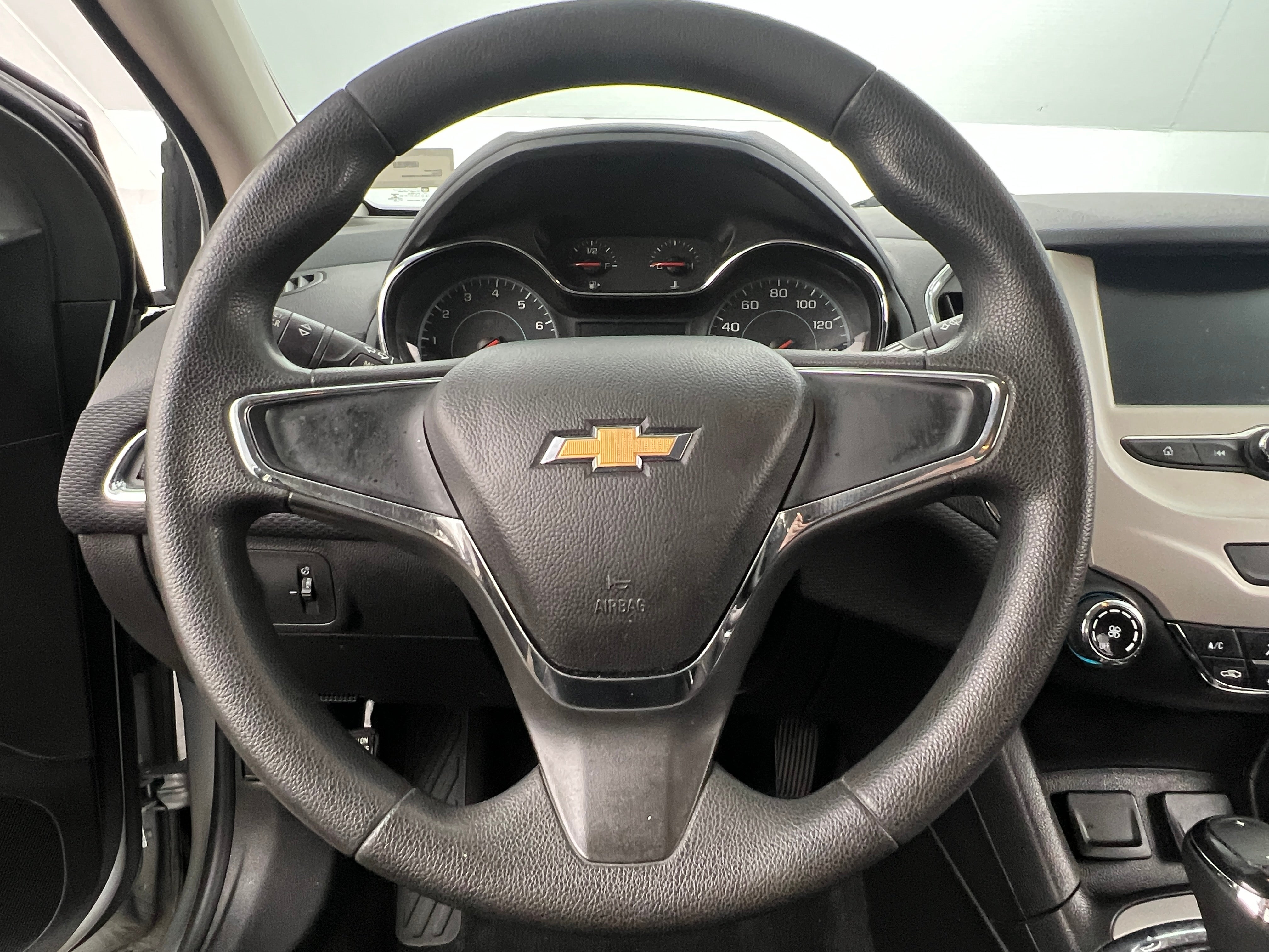 Thumbnail: 2018 Chevrolet Cruze - 5