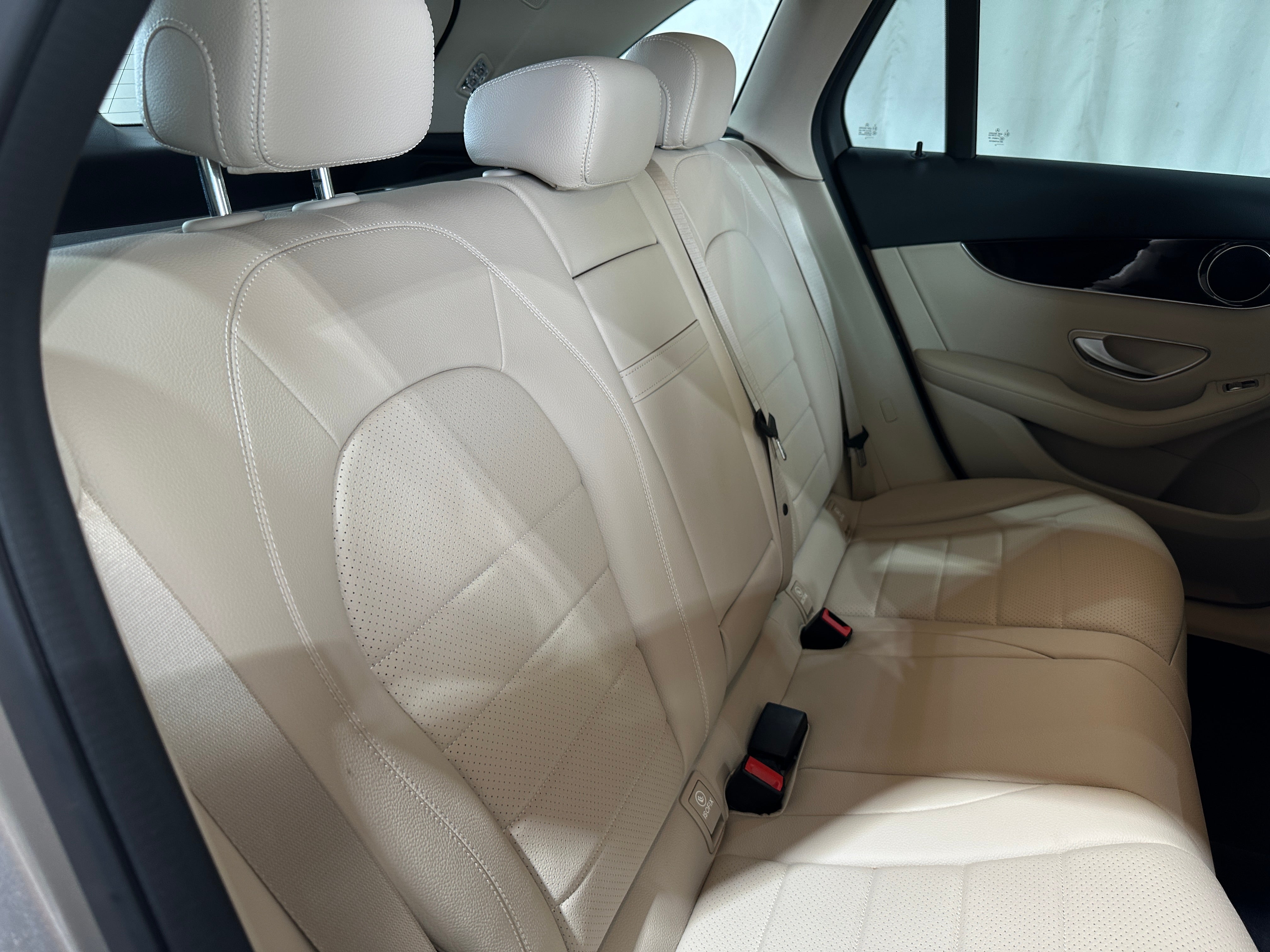 2022 Mercedes-Benz GLC 300 5