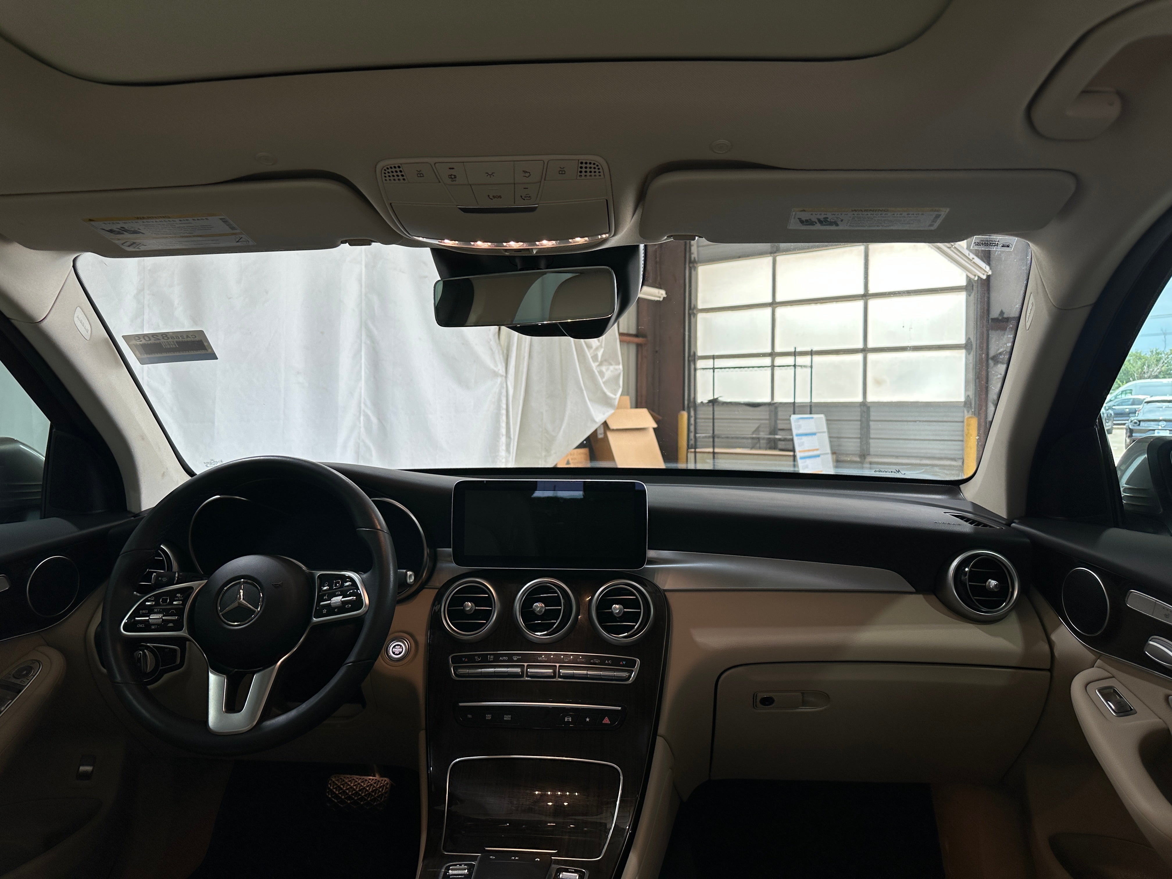 2022 Mercedes-Benz GLC 300 2