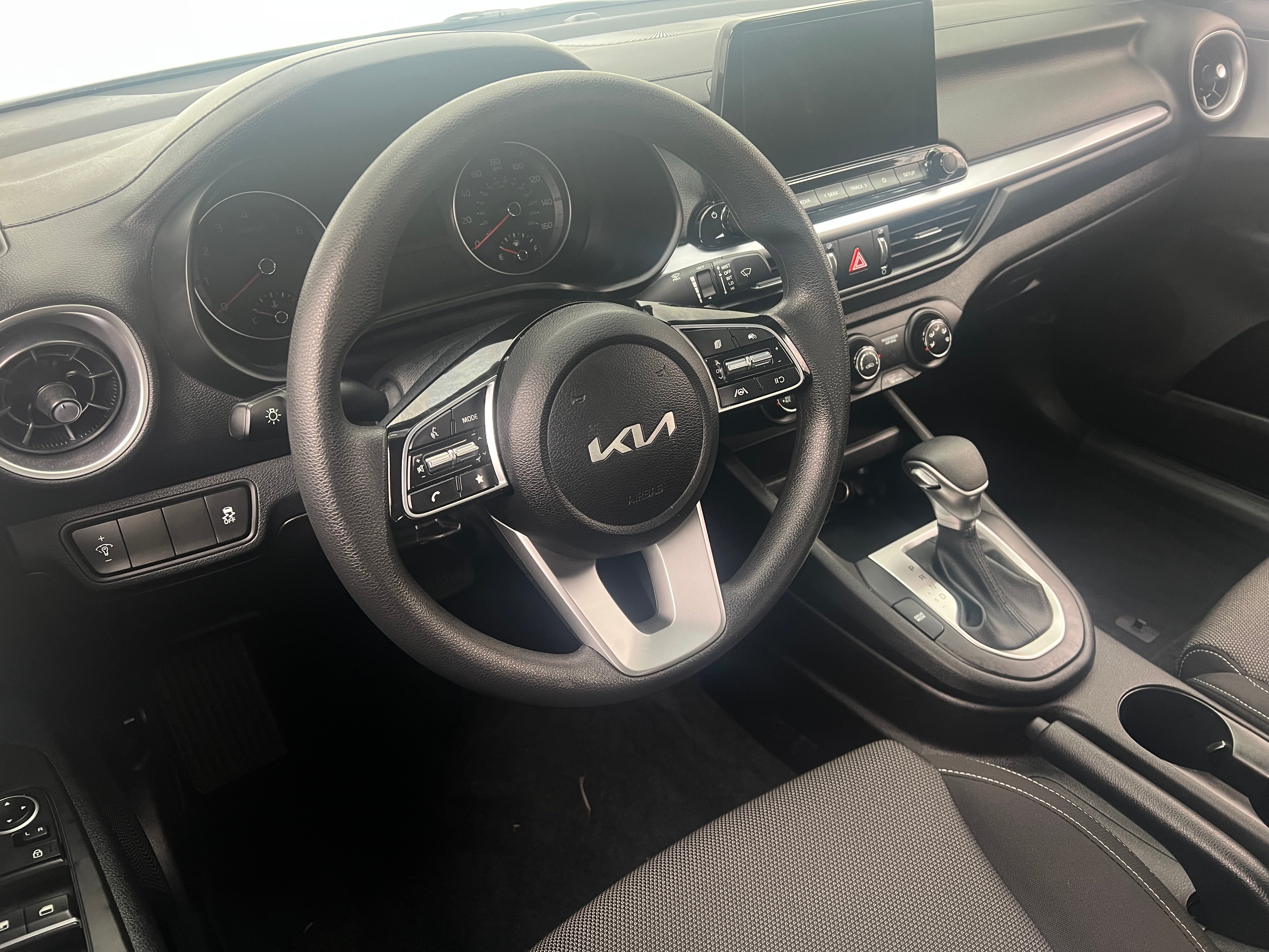 2023 Kia Forte LXS 3