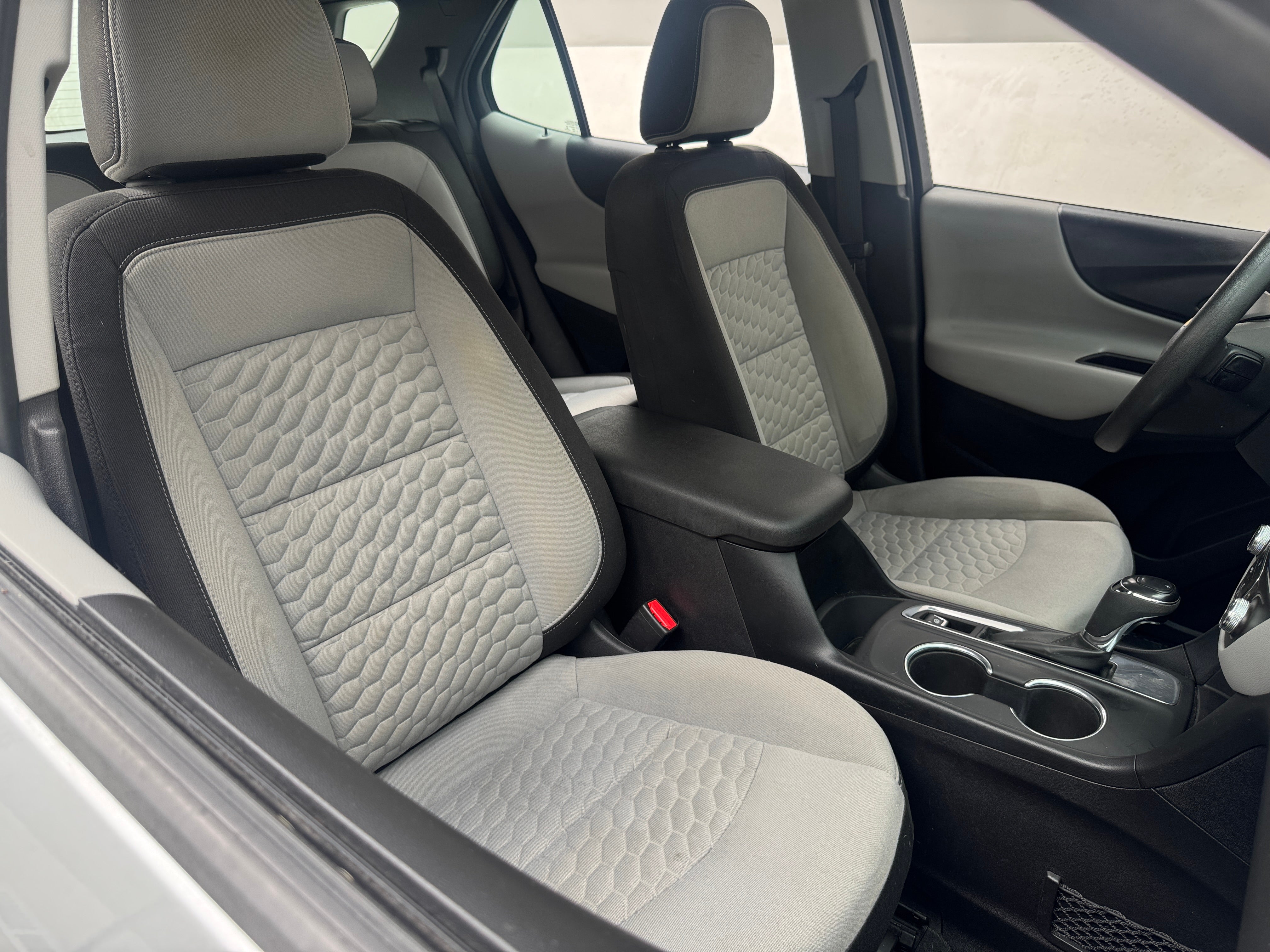 2018 Chevrolet Equinox LS 2