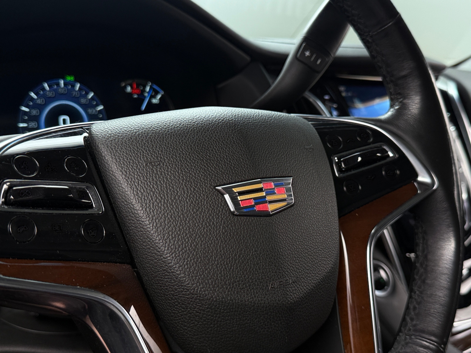 Thumbnail: 2019 Cadillac Escalade - 4