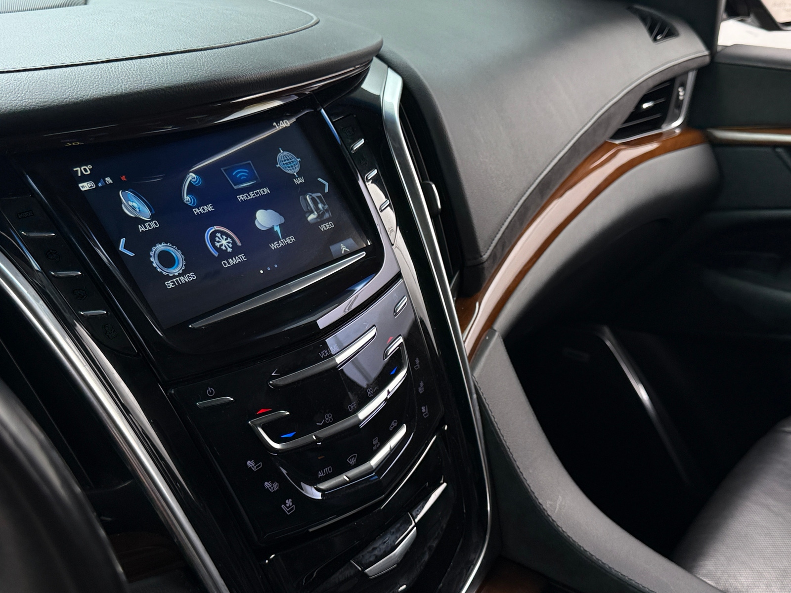 Thumbnail: 2019 Cadillac Escalade - 3