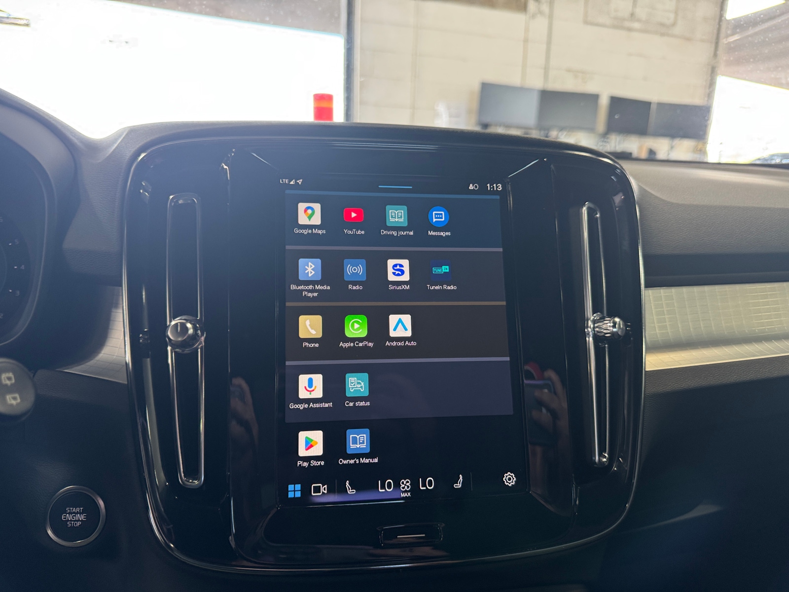 Thumbnail: 2024 Volvo XC40 - 4