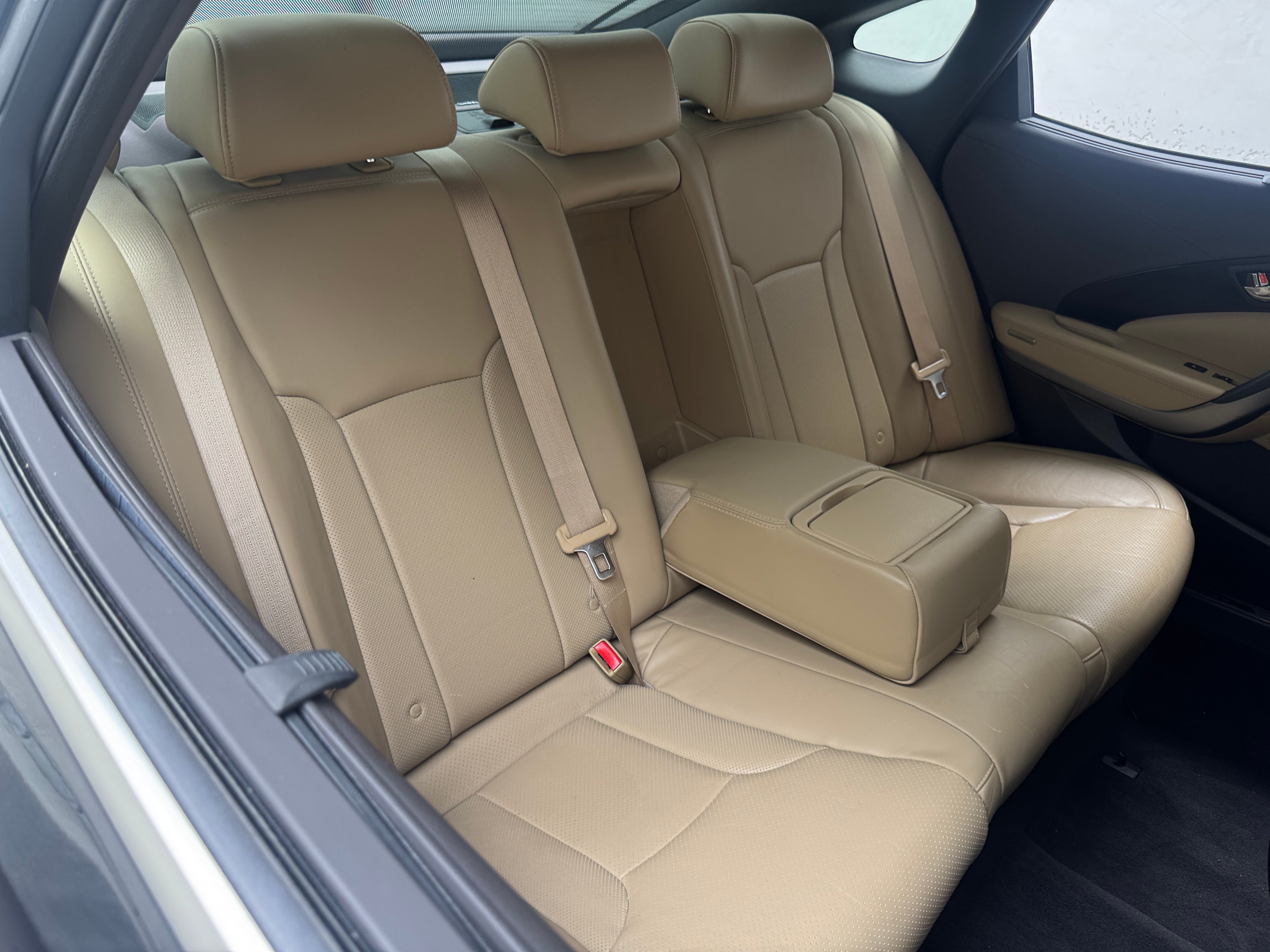 2012 Hyundai Azera Base 5