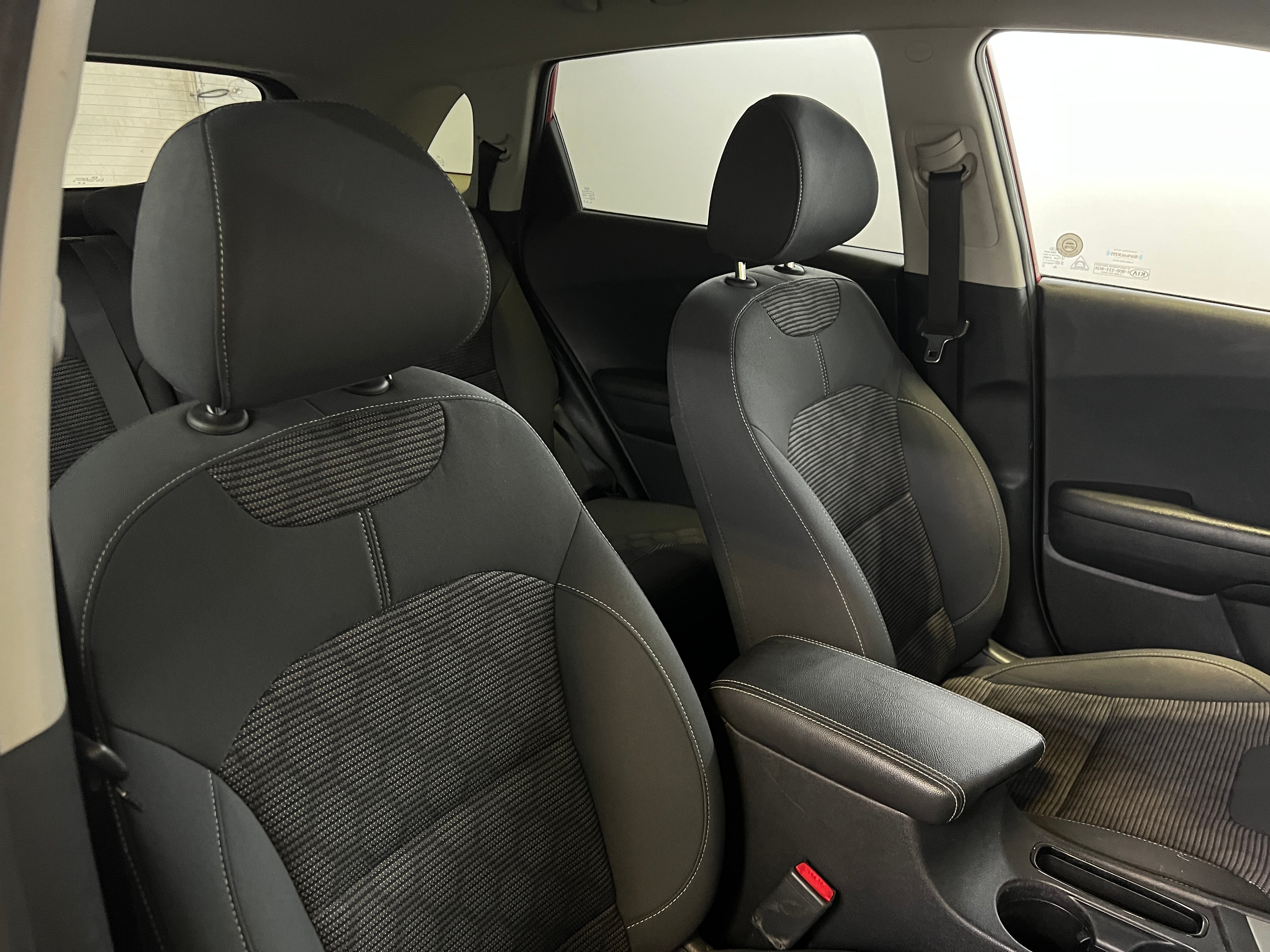 2017 Kia Niro LX 2